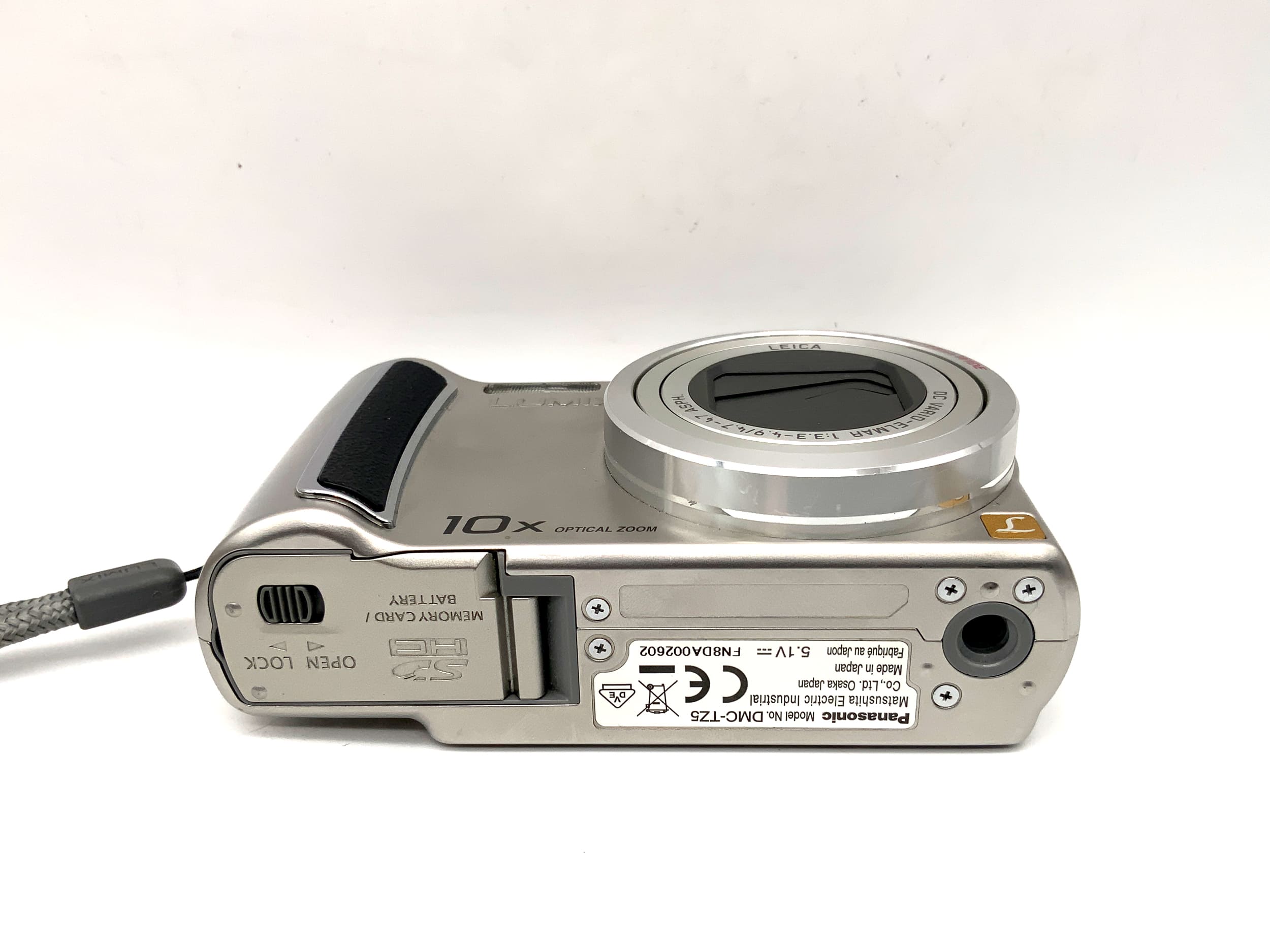 Panasonic Lumix DMC-TZ5 compact camera with Leica DC Vario-Elmarit f/4.7-47mm