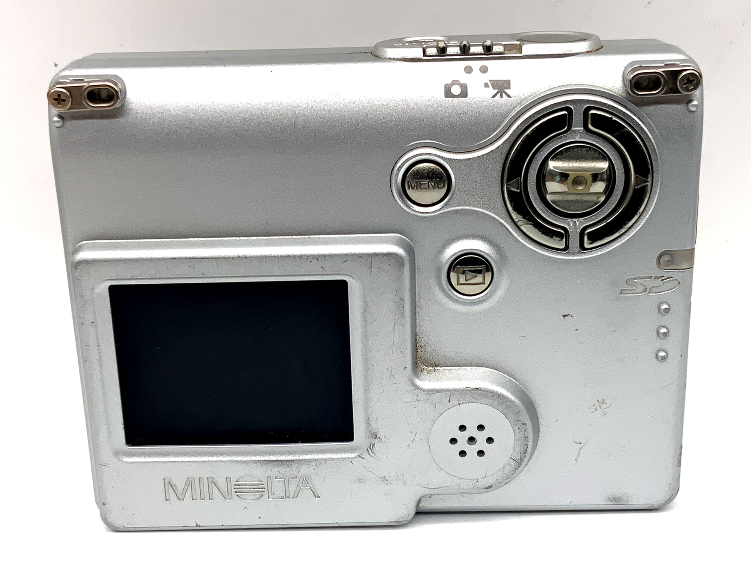 Konica Minolta Dimage X20 Digital Compact Camera with 4.8-14.4mm 1:2.8-3.7