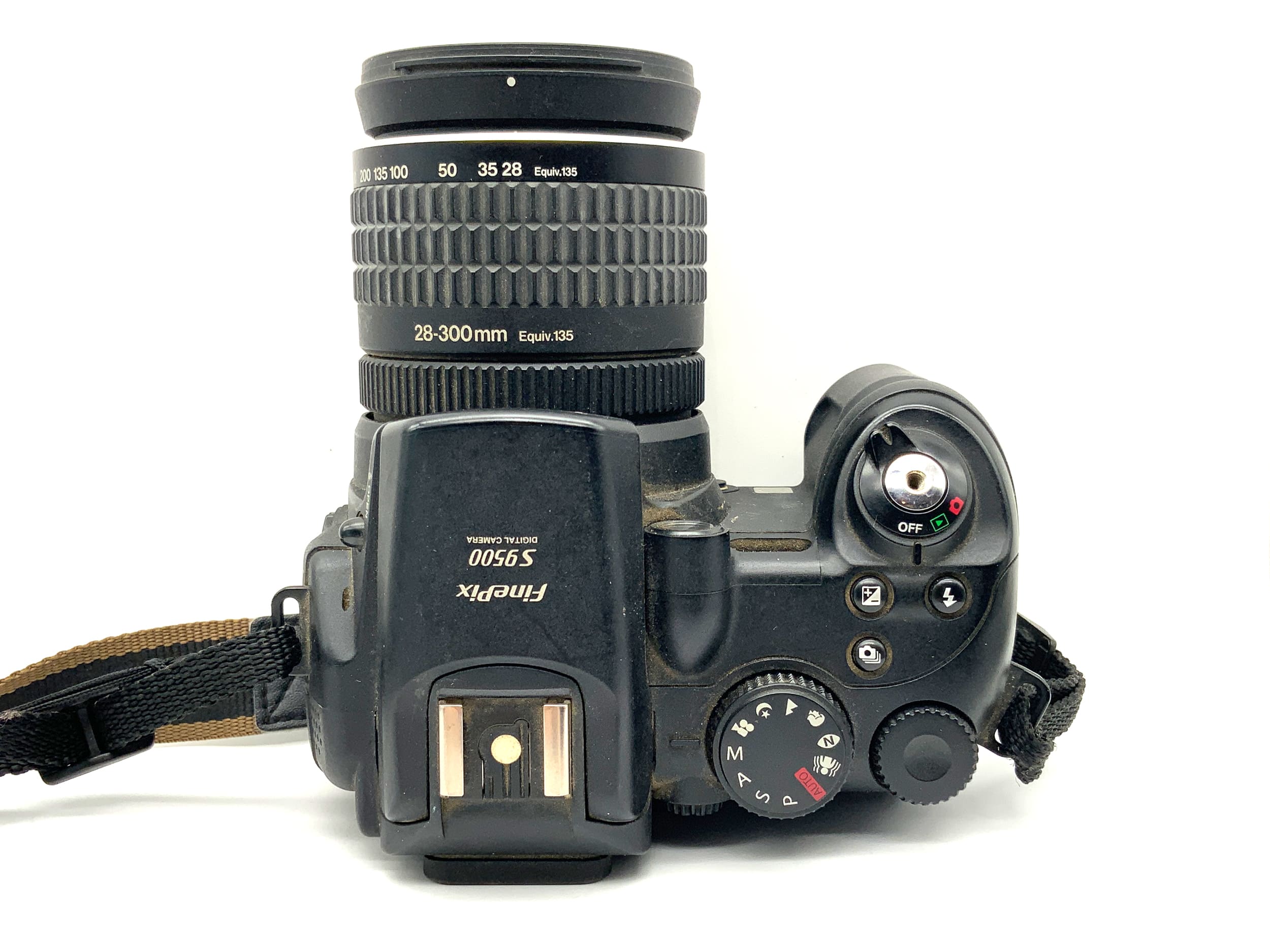 Fujifilm Finepix S9500 bridge camera with 28-300mm digital lens