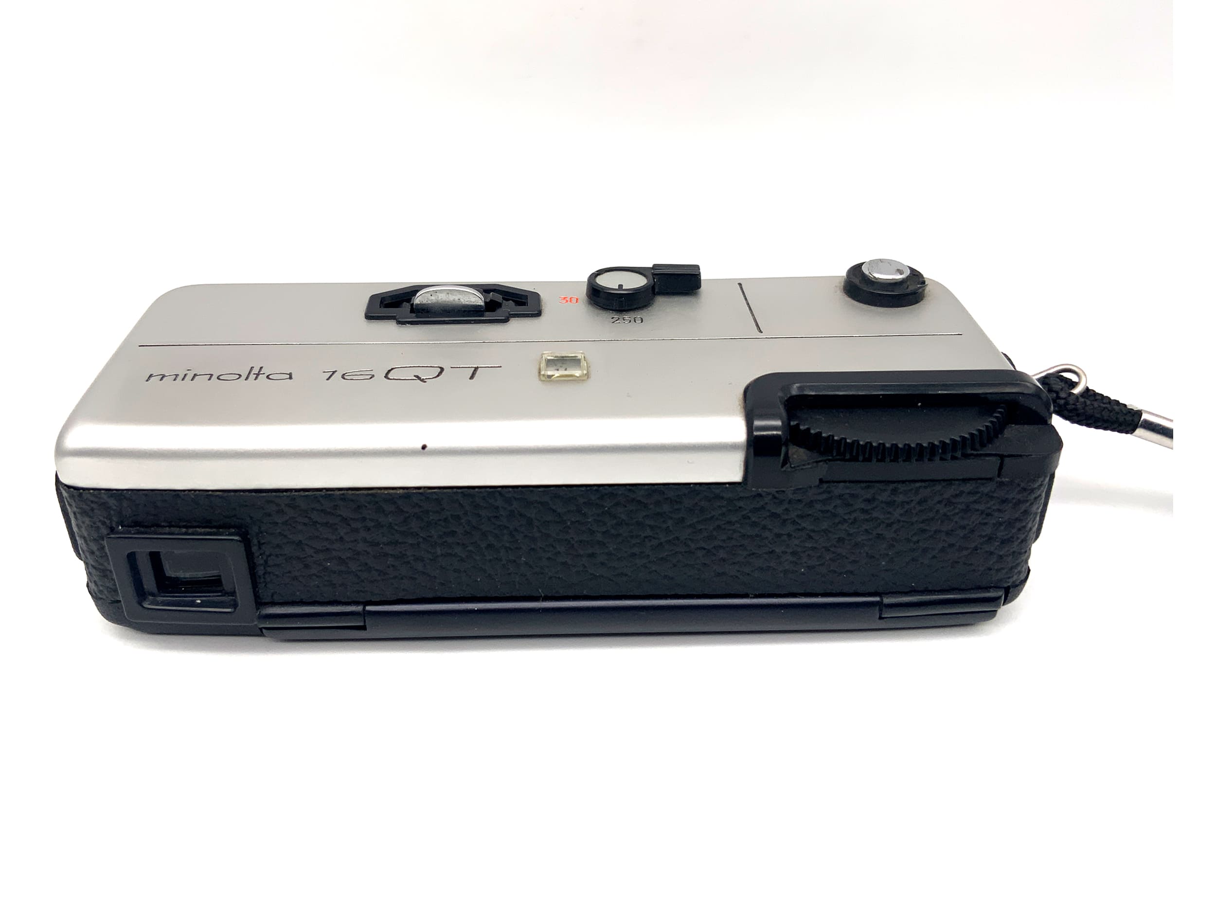 Minolta 16 QT miniature camera with Rokkor 23mm 1:3.5 subminiature camera