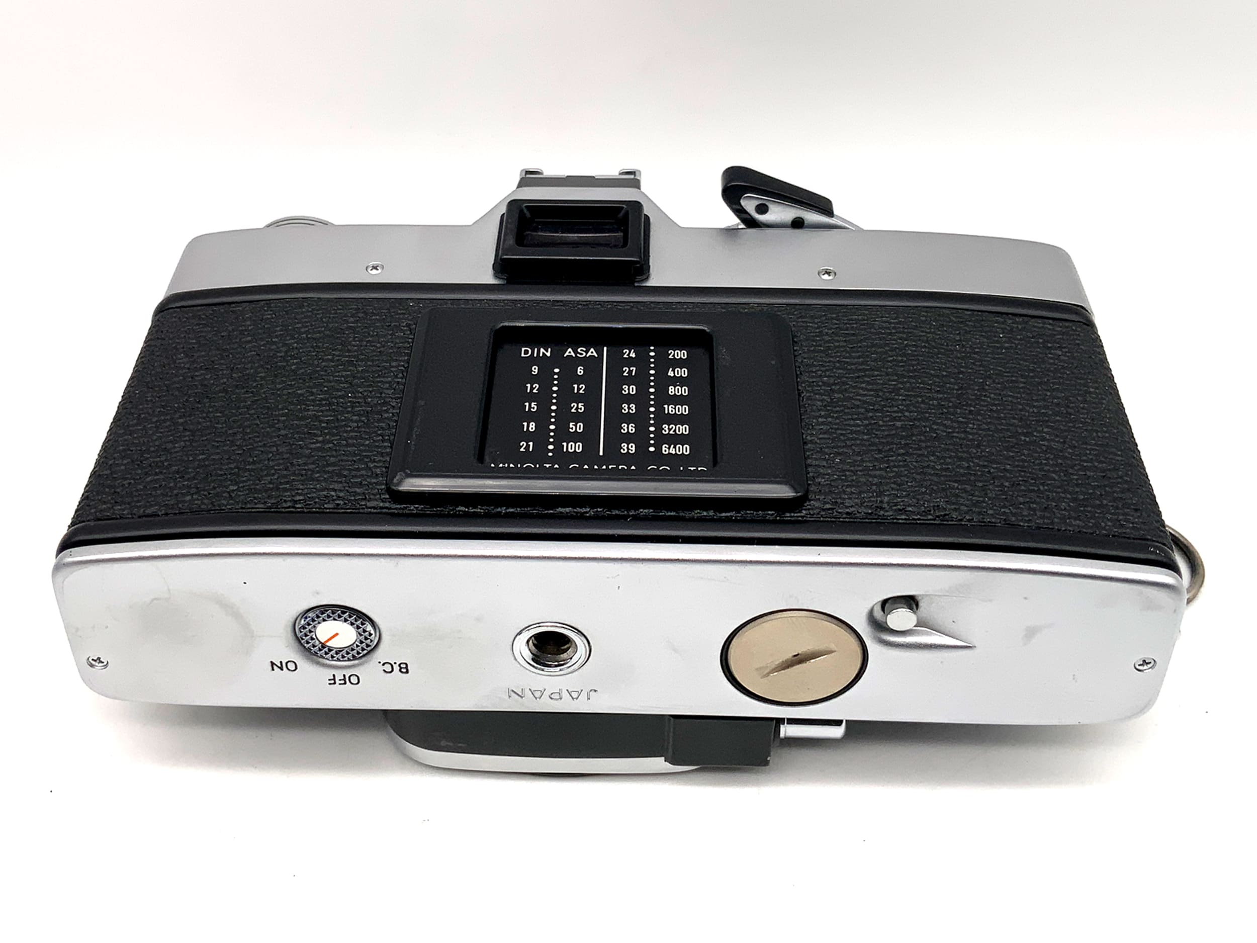Minolta SRT MC-II 35mm SLR analog camera body (Minolta MD)