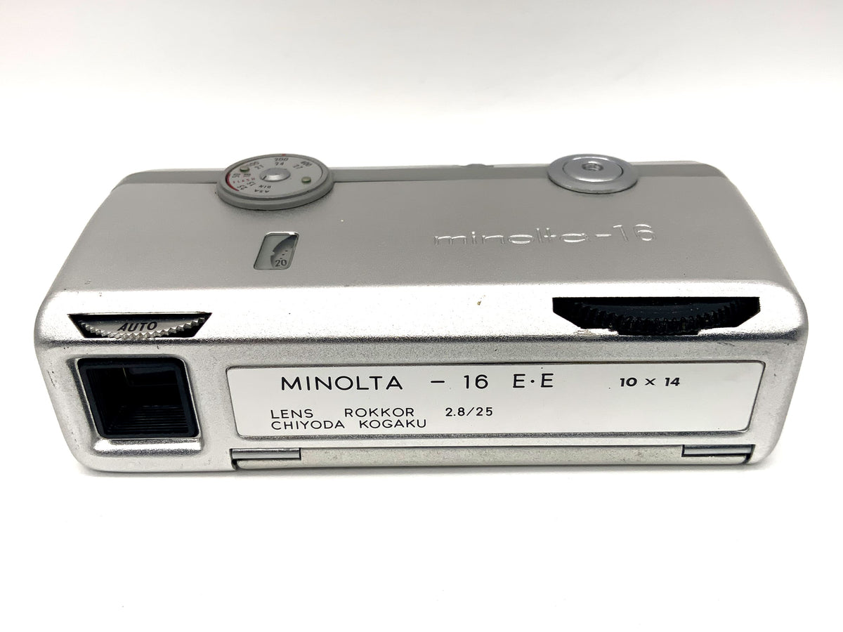Minolta 16EE miniature camera with Rokkor 25mm 1:2.8 subminiature camera