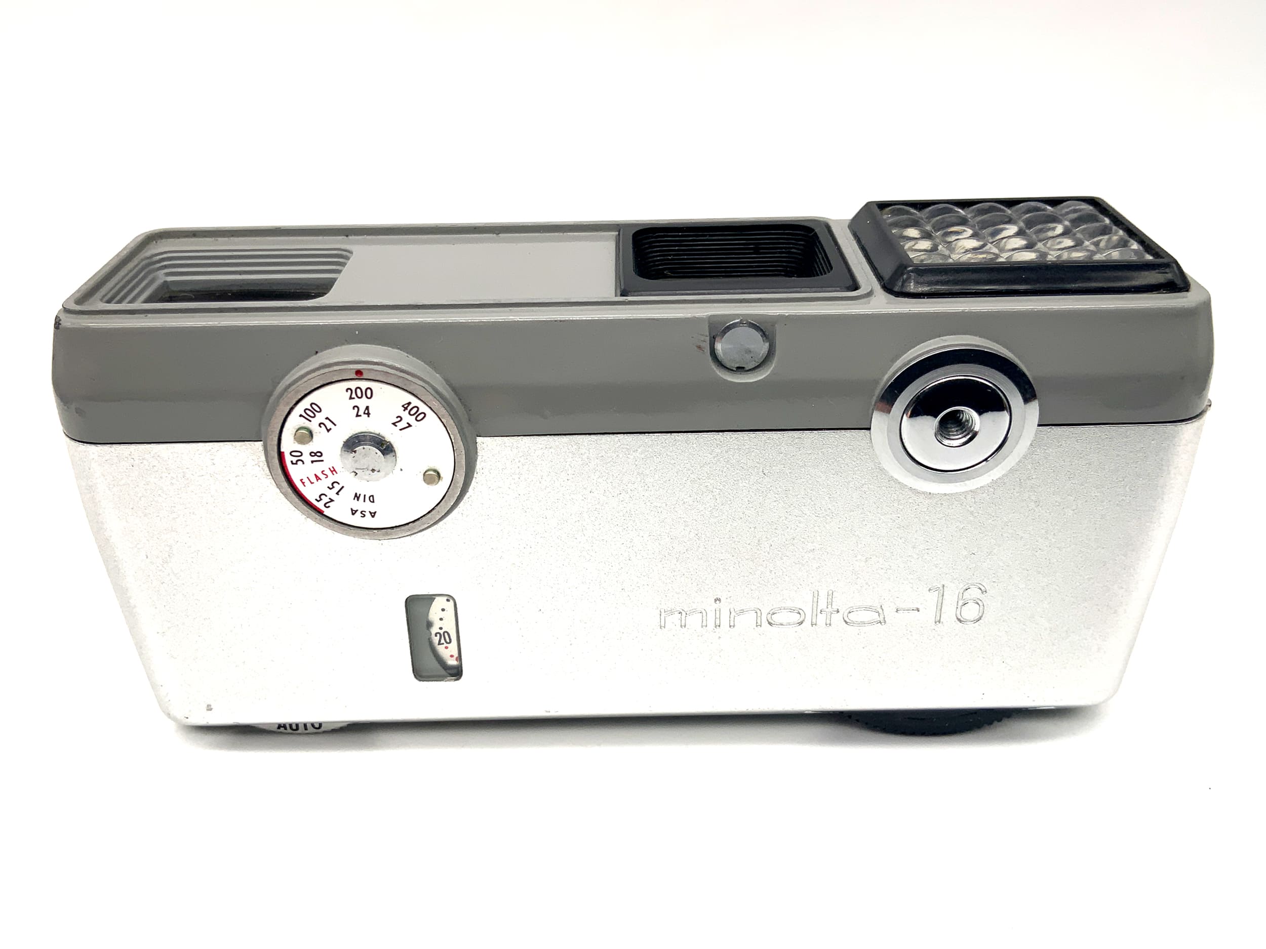 Minolta 16EE miniature camera with Rokkor 25mm 1:2.8 subminiature camera