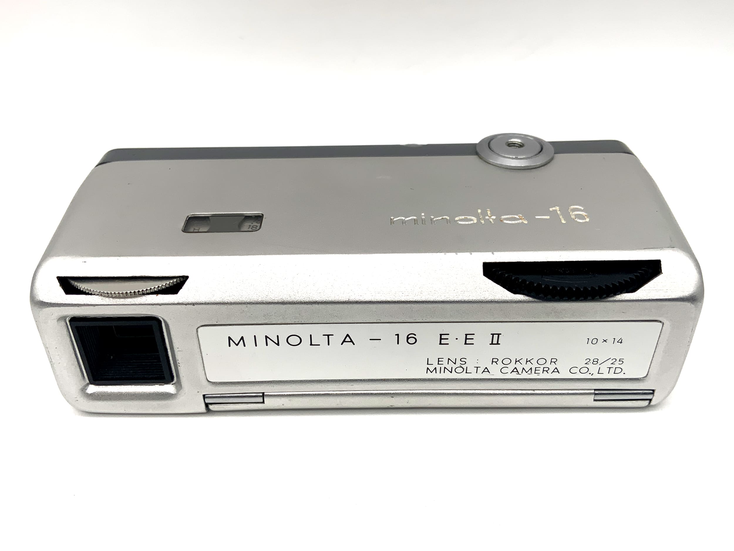 Minolta 16EE II miniature camera with Rokkor 25mm 1:2.8 subminiature camera