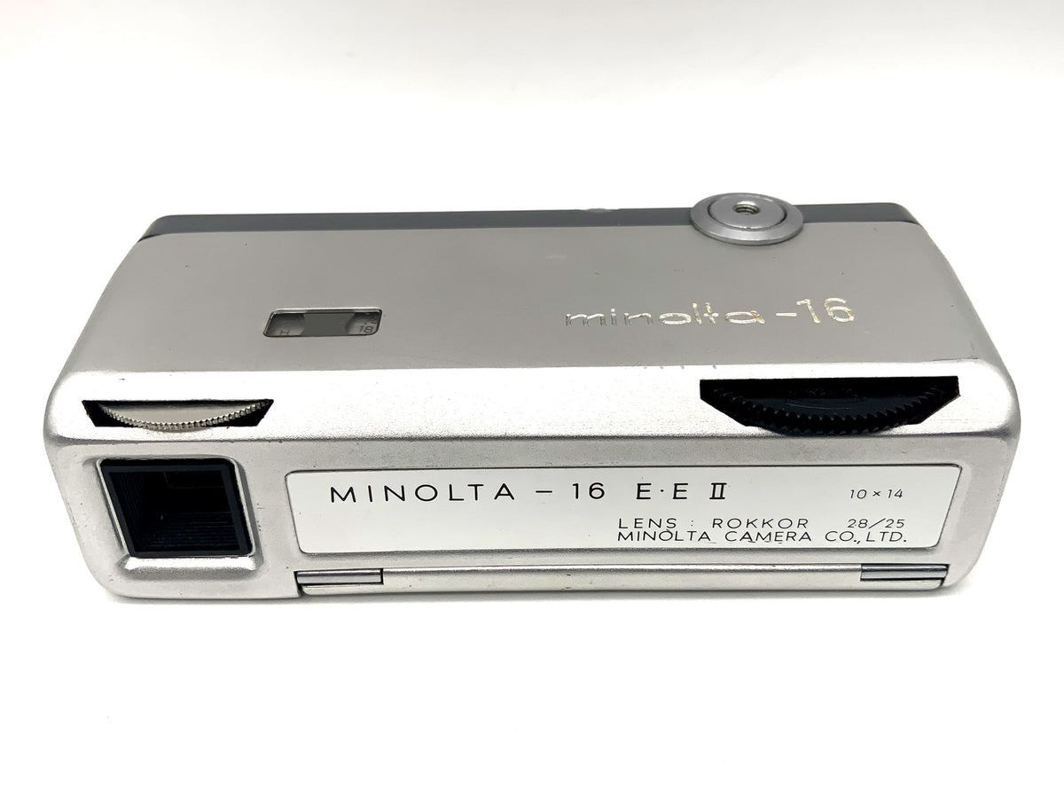 Minolta 16EE II miniature camera with Rokkor 25mm 1:2.8 subminiature camera