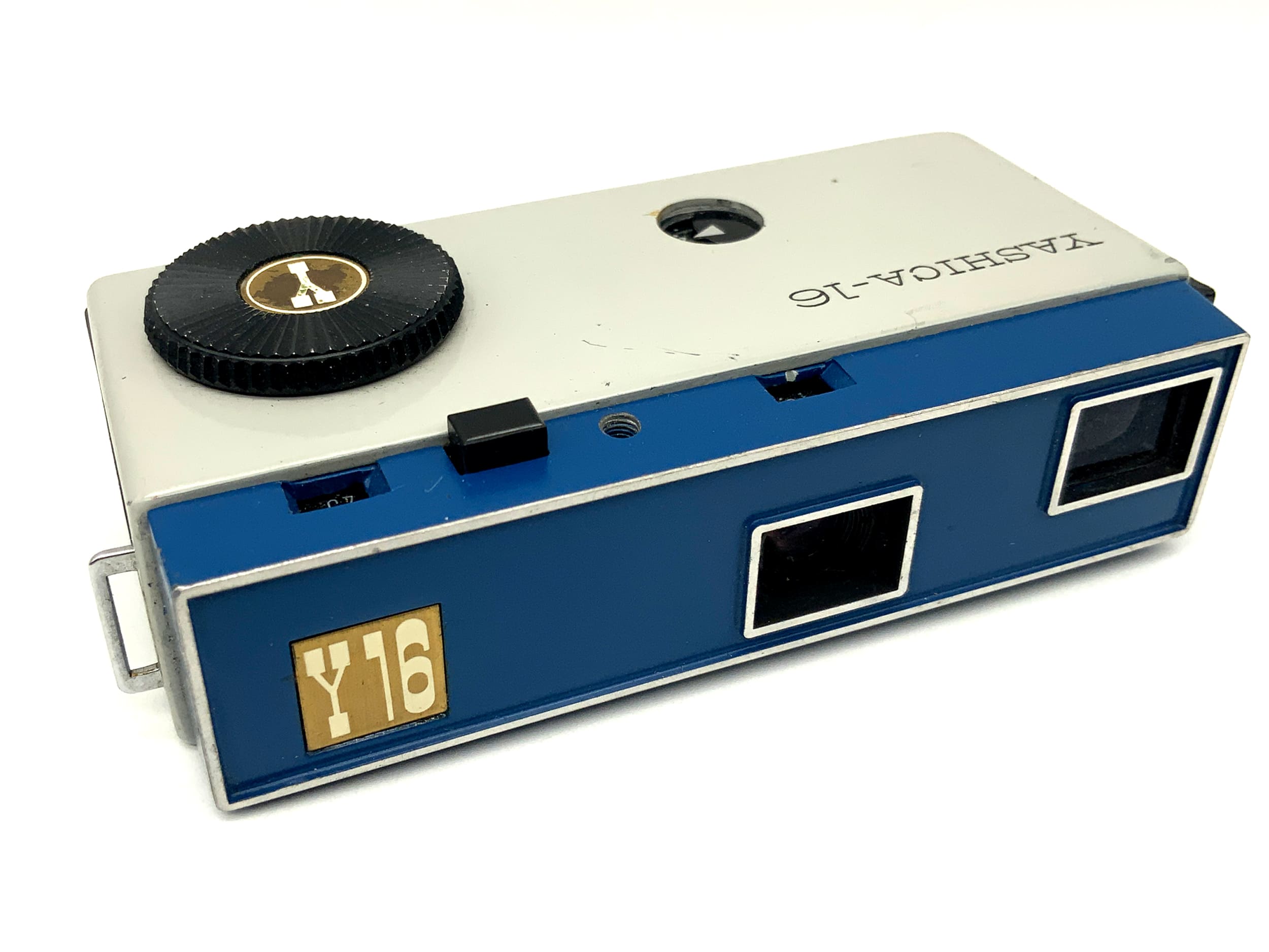 Yashica Y16 miniature camera with Yashinon 25mm 1:3.5 subminiature camera