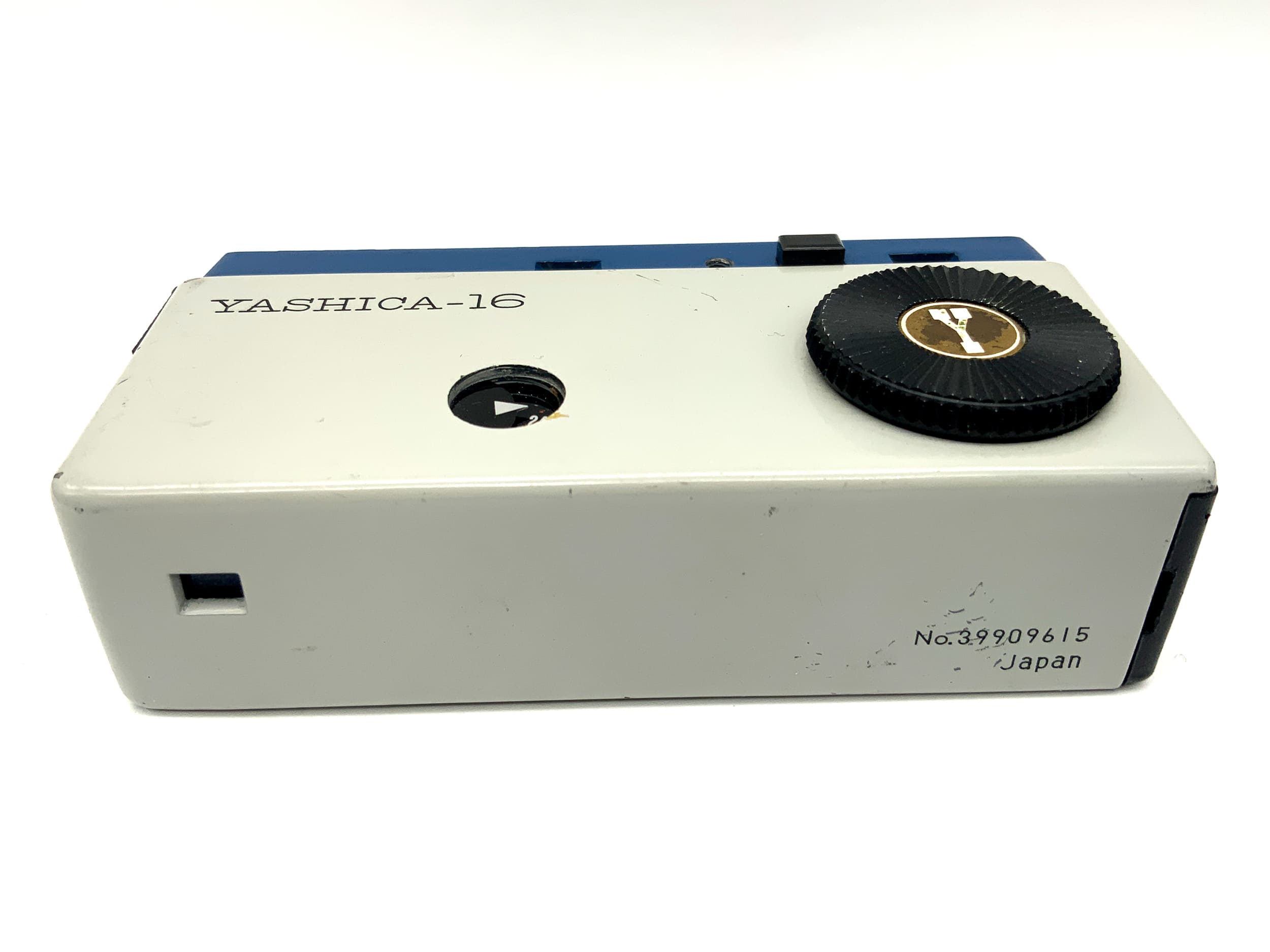 Yashica Y16 miniature camera with Yashinon 25mm 1:3.5 subminiature camera