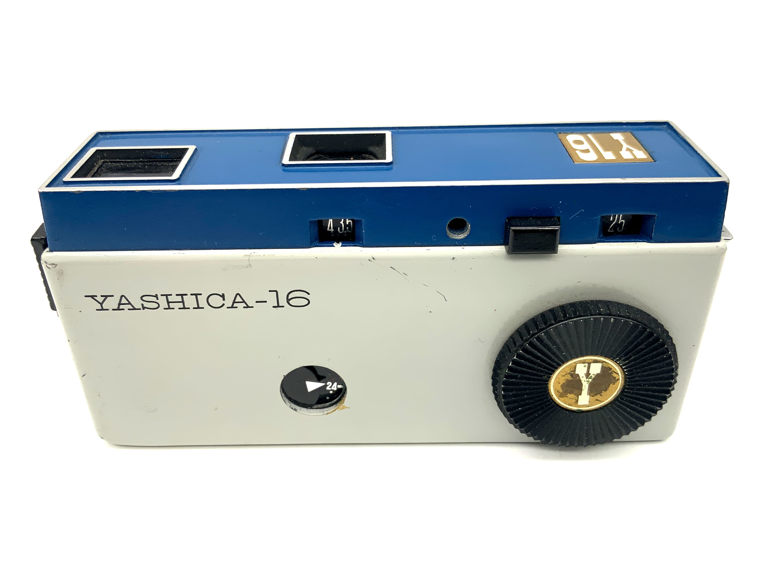 Yashica Y16 miniature camera with Yashinon 25mm 1:3.5 subminiature camera