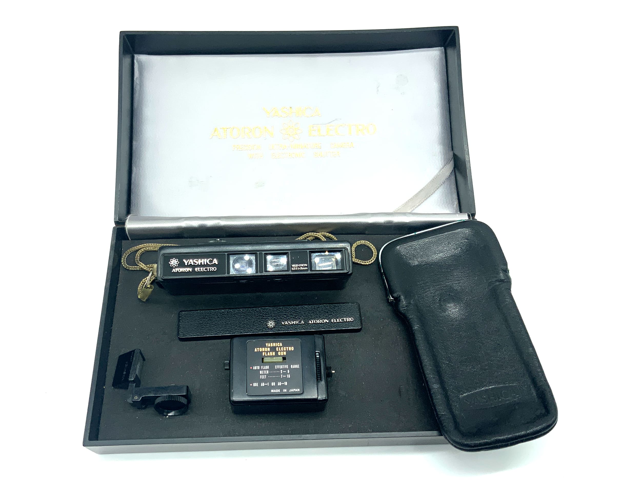 Yashica Atoron Electro miniature camera with Yashinon 18mm 1:2.8 subminiature camera