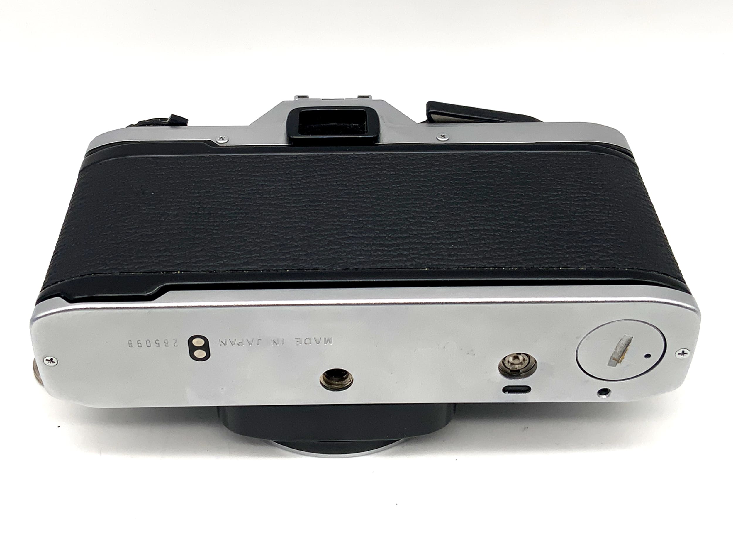 Olympus OM 10 35mm SLR analog camera body (Olympus OM)