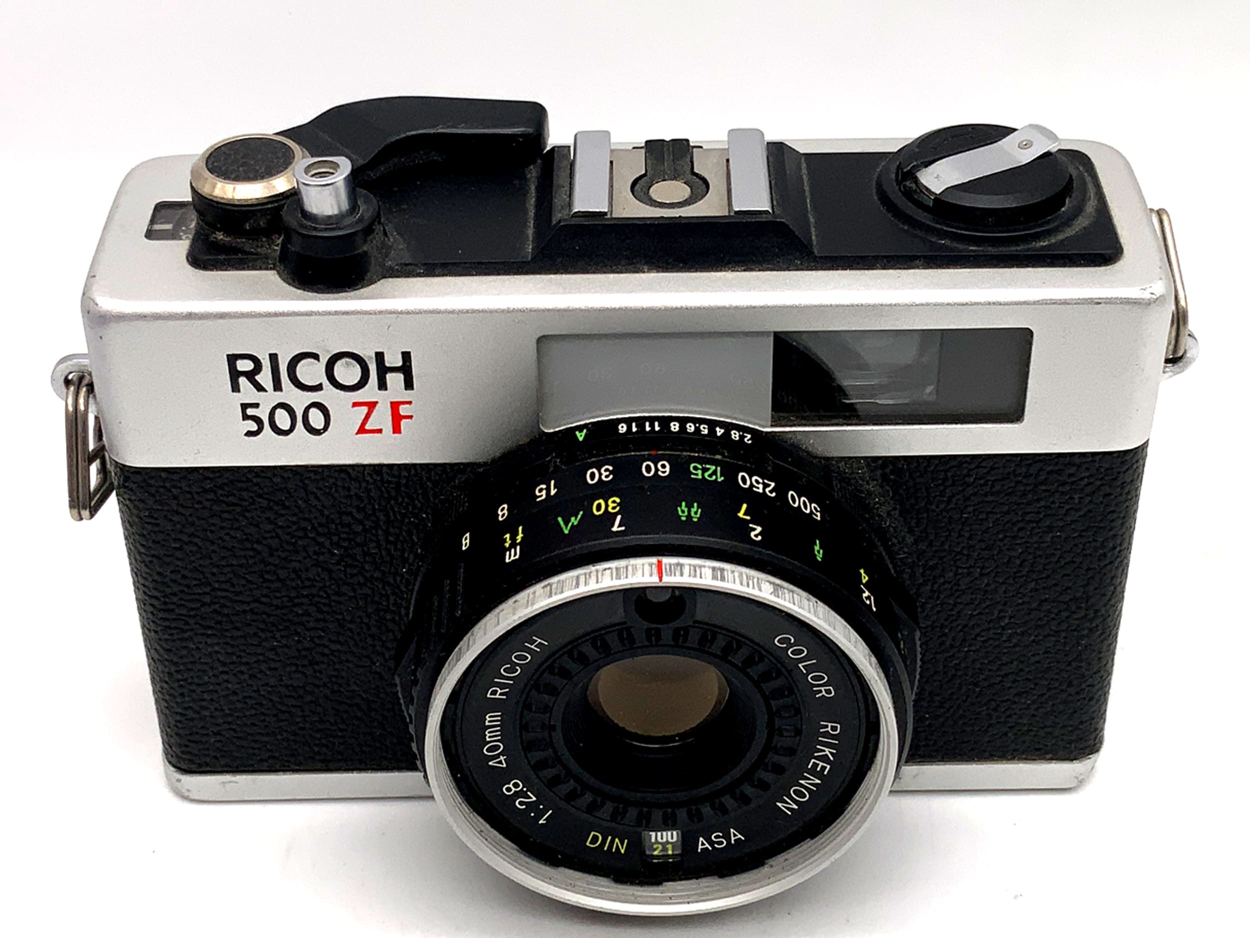 Ricoh 500 ZF viewfinder camera with Color Rikenon 1:2.8/40 analog camera