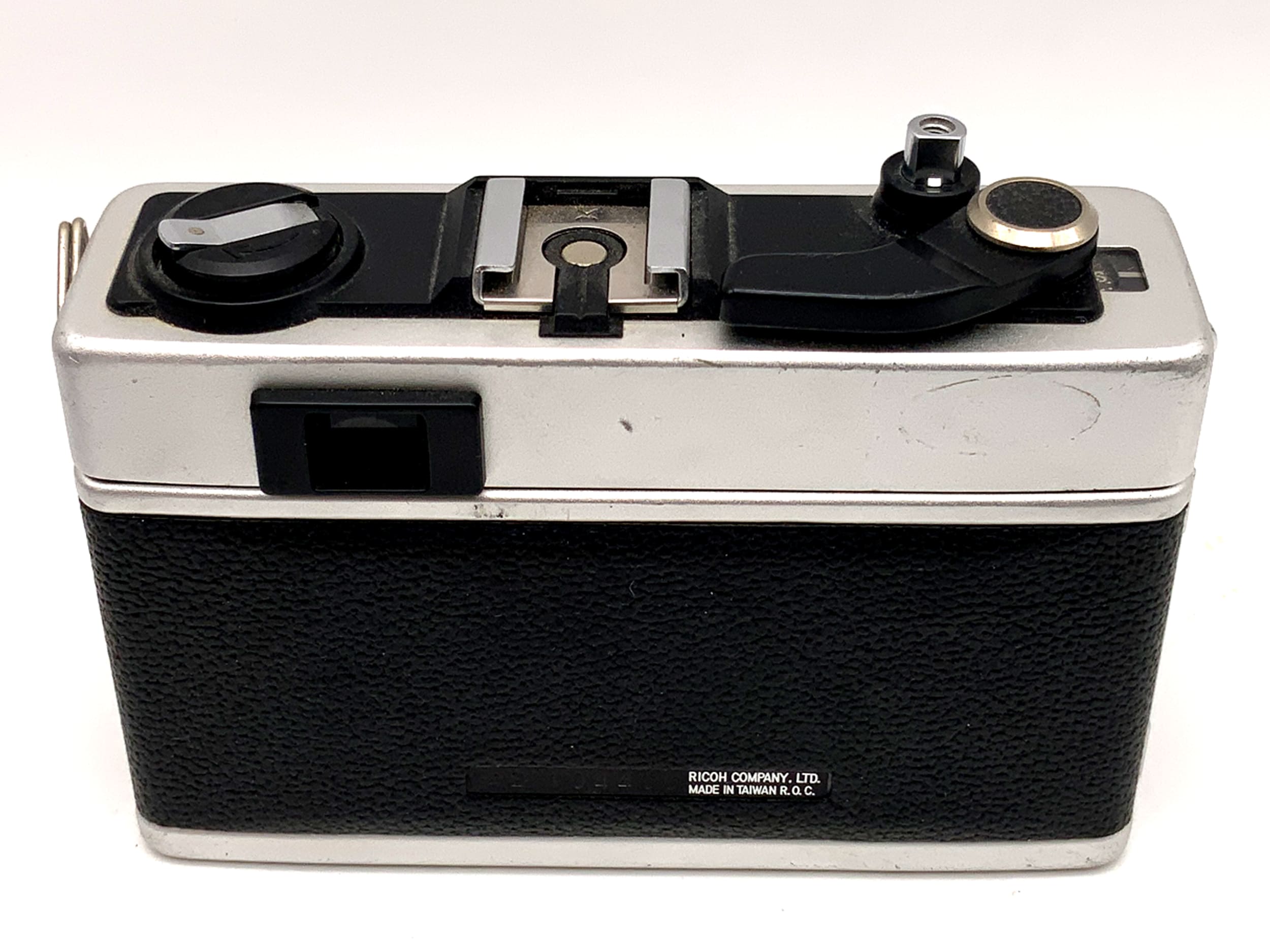 Ricoh 500 ZF viewfinder camera with Color Rikenon 1:2.8/40 analog camera