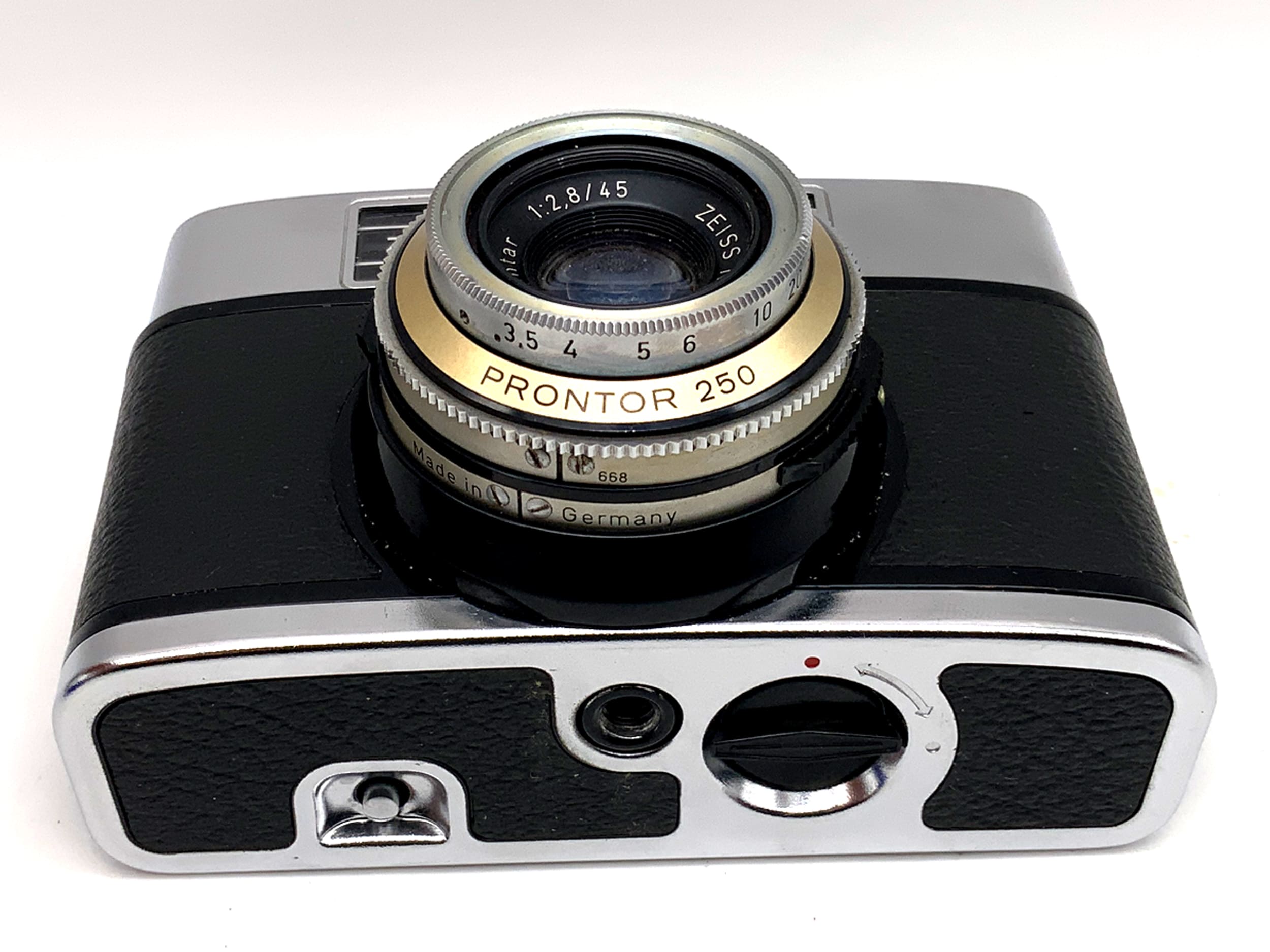 Zeiss Ikon Contina L viewfinder camera with Color-Pantar 1:2.8/45 Prontor 250