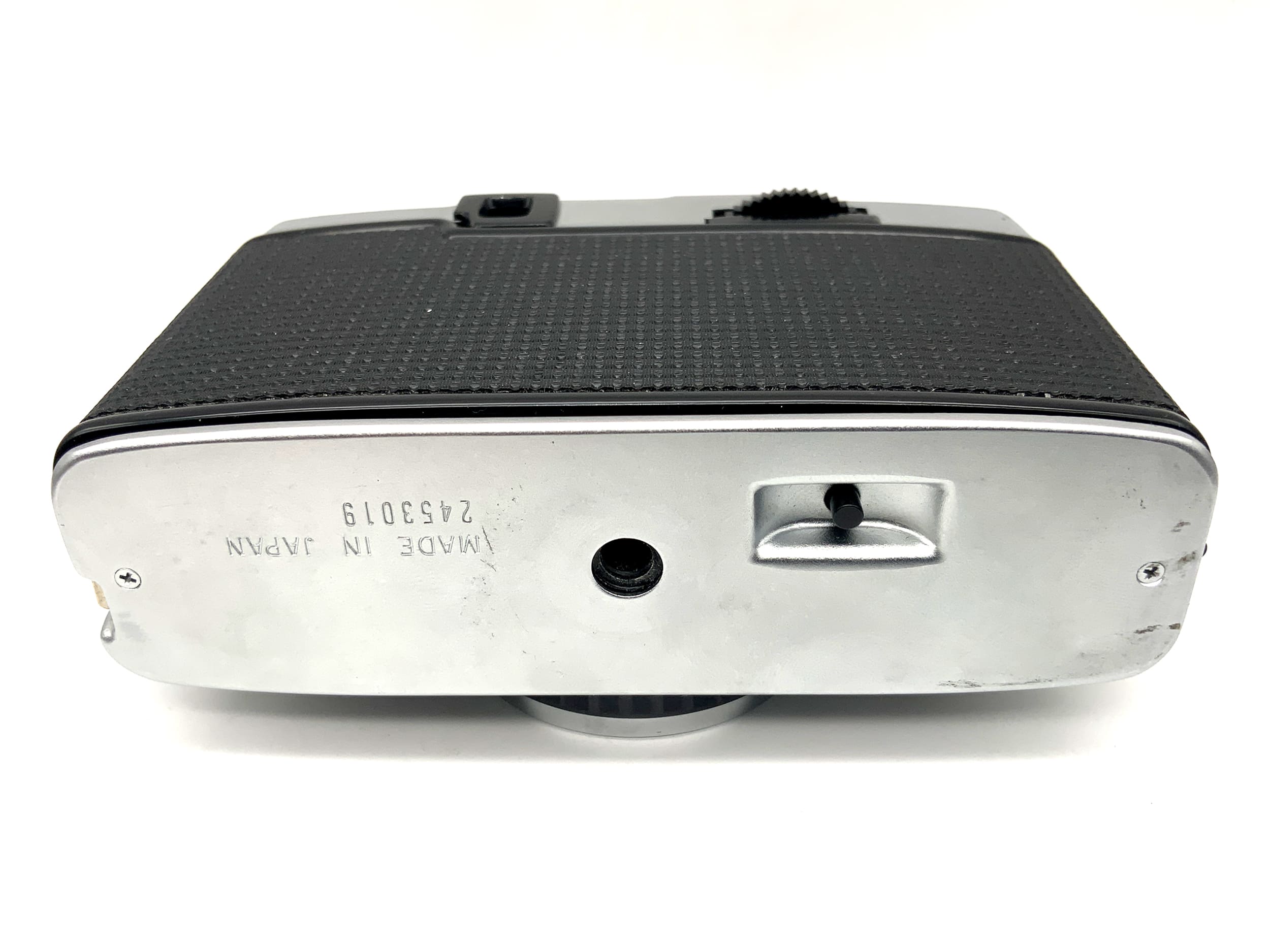 Olympus PEN EE-2 viewfinder camera with D.Zuiko 28mm 1:3.5 compact camera analog camera