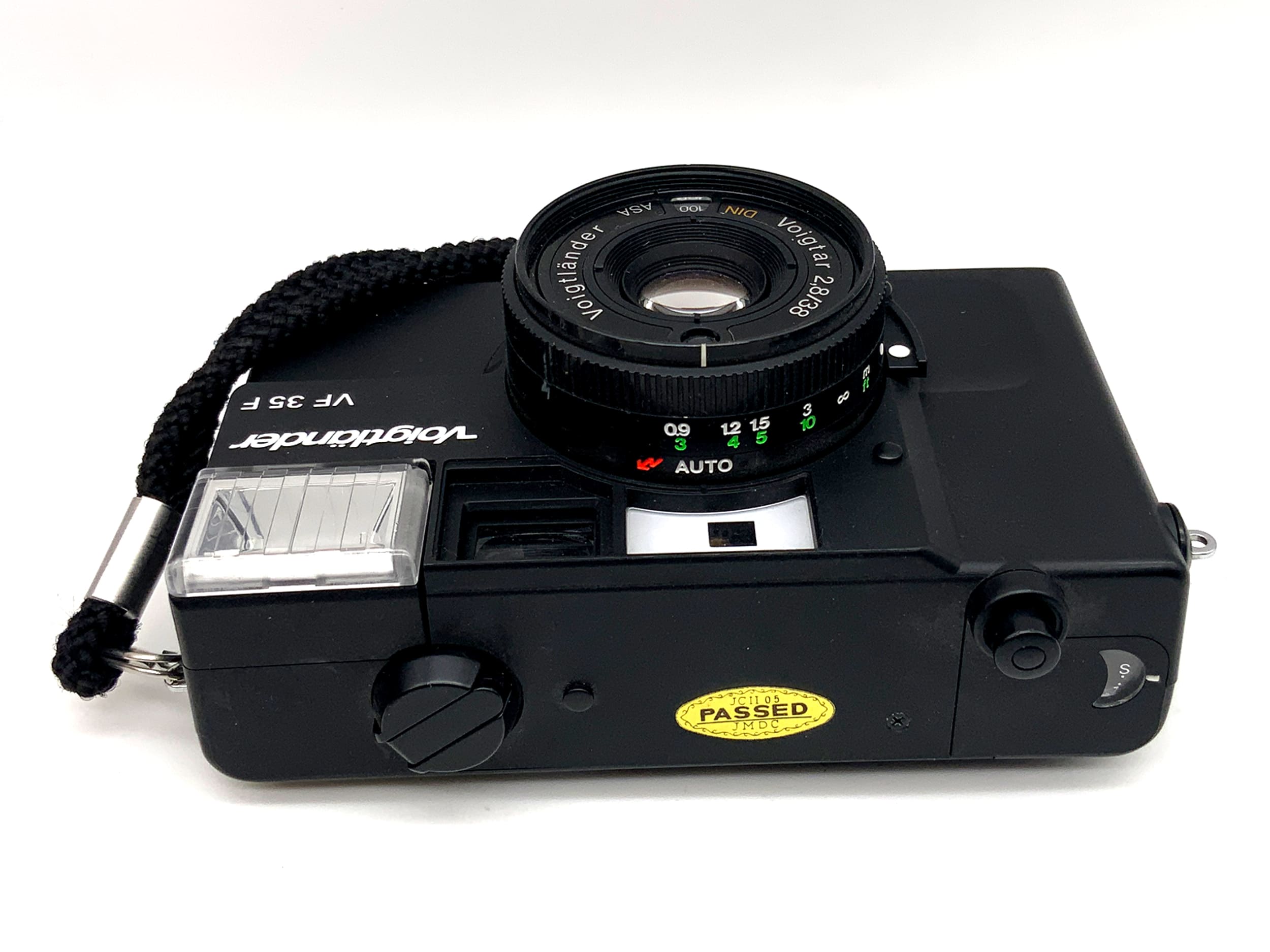 Voigtländer VF 35 F viewfinder camera with Voigtar 2.8/38 analog camera