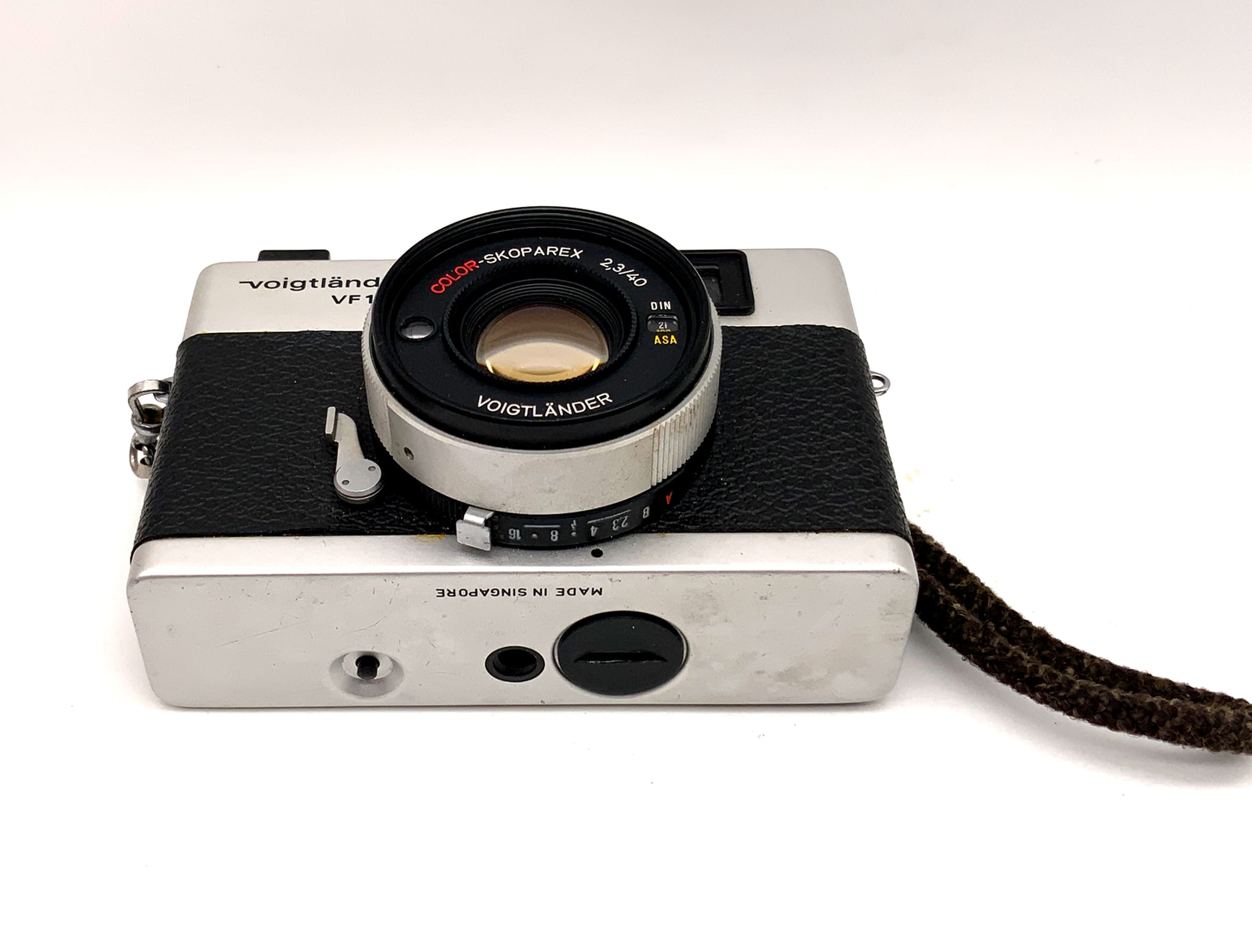 Voigtländer VF135 viewfinder camera with Color-Skoparex 2.3/40 analog camera
