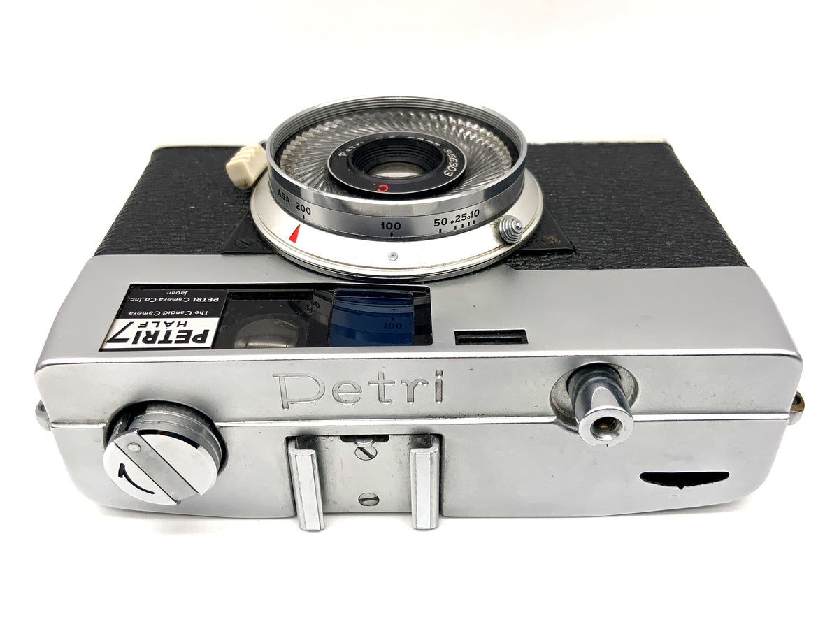 Petri Half 7 viewfinder camera with C. Petri 2.8/28mm half-frame camera, analog camera
