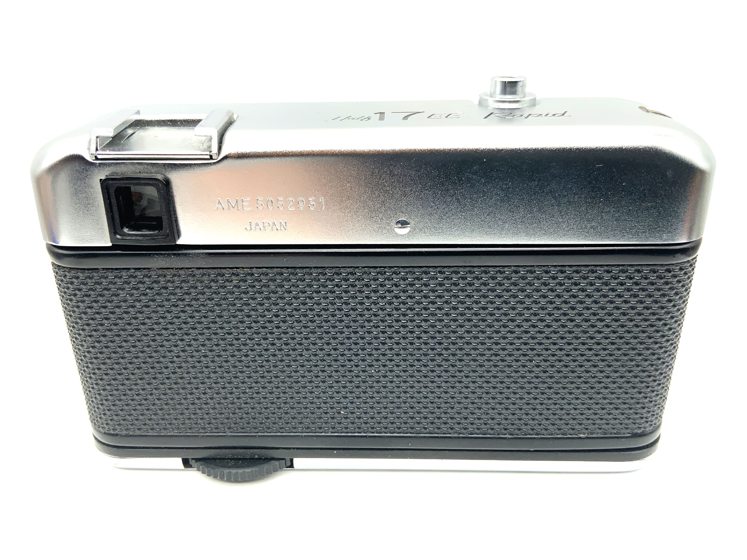 Yashica Half 17 EE Rapid viewfinder camera with Yashinon 32mm 1:1.7 half-frame camera