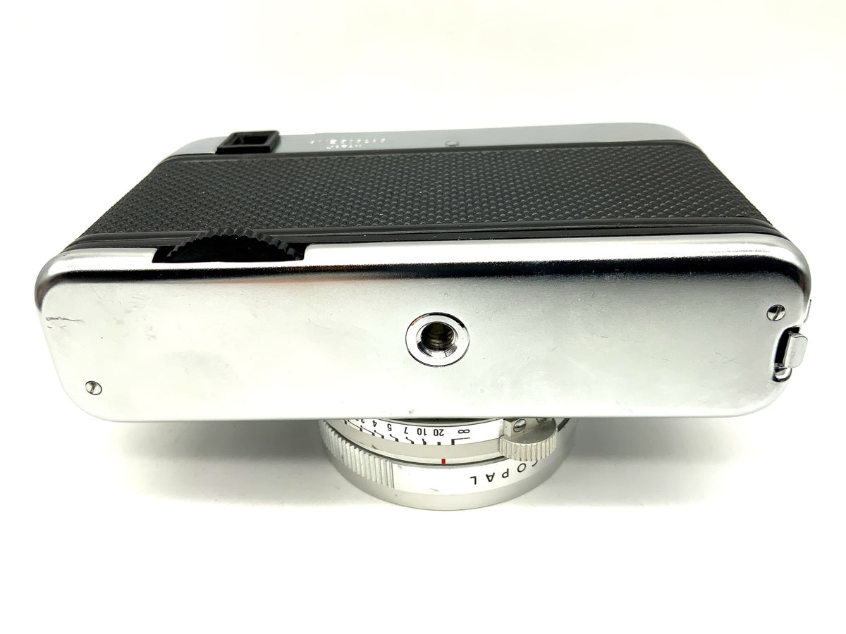 Yashica Half 17 EE Rapid viewfinder camera with Yashinon 32mm 1:1.7 half-frame camera