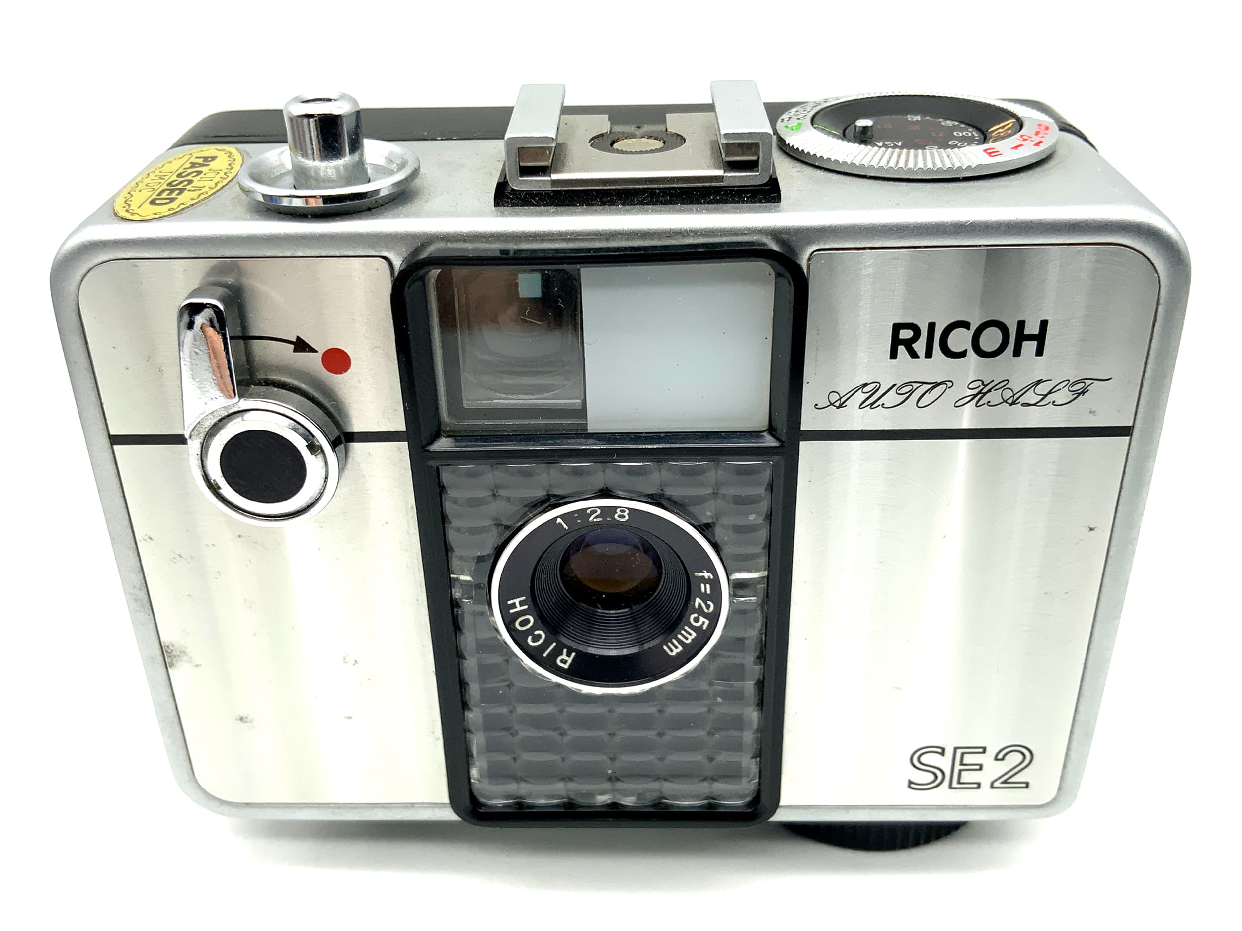 Ricoh Auto Half SE2 viewfinder camera with Ricoh 25mm F:2.8 half-frame camera