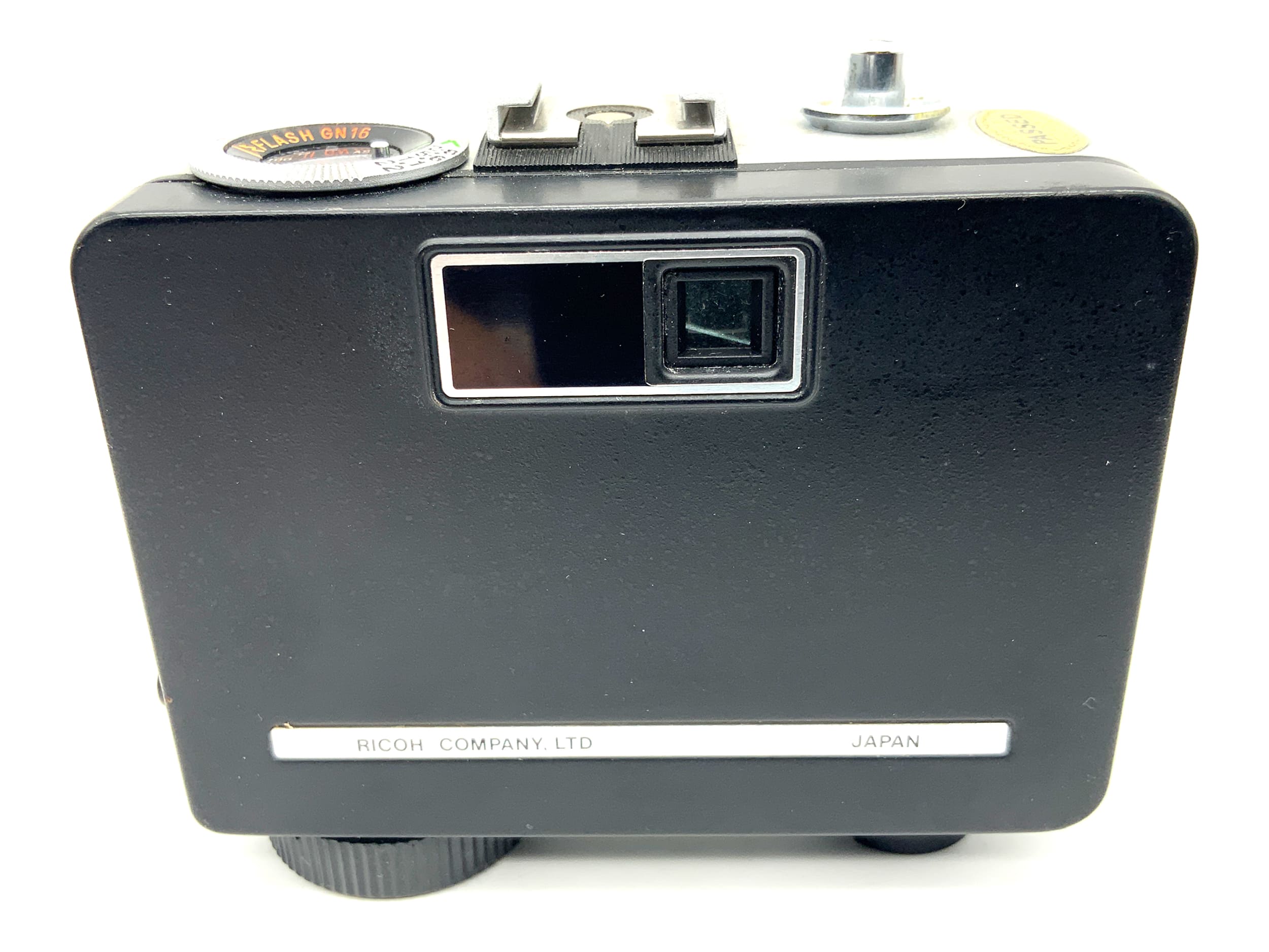 Ricoh Auto Half SE2 viewfinder camera with Ricoh 25mm F:2.8 half-frame camera