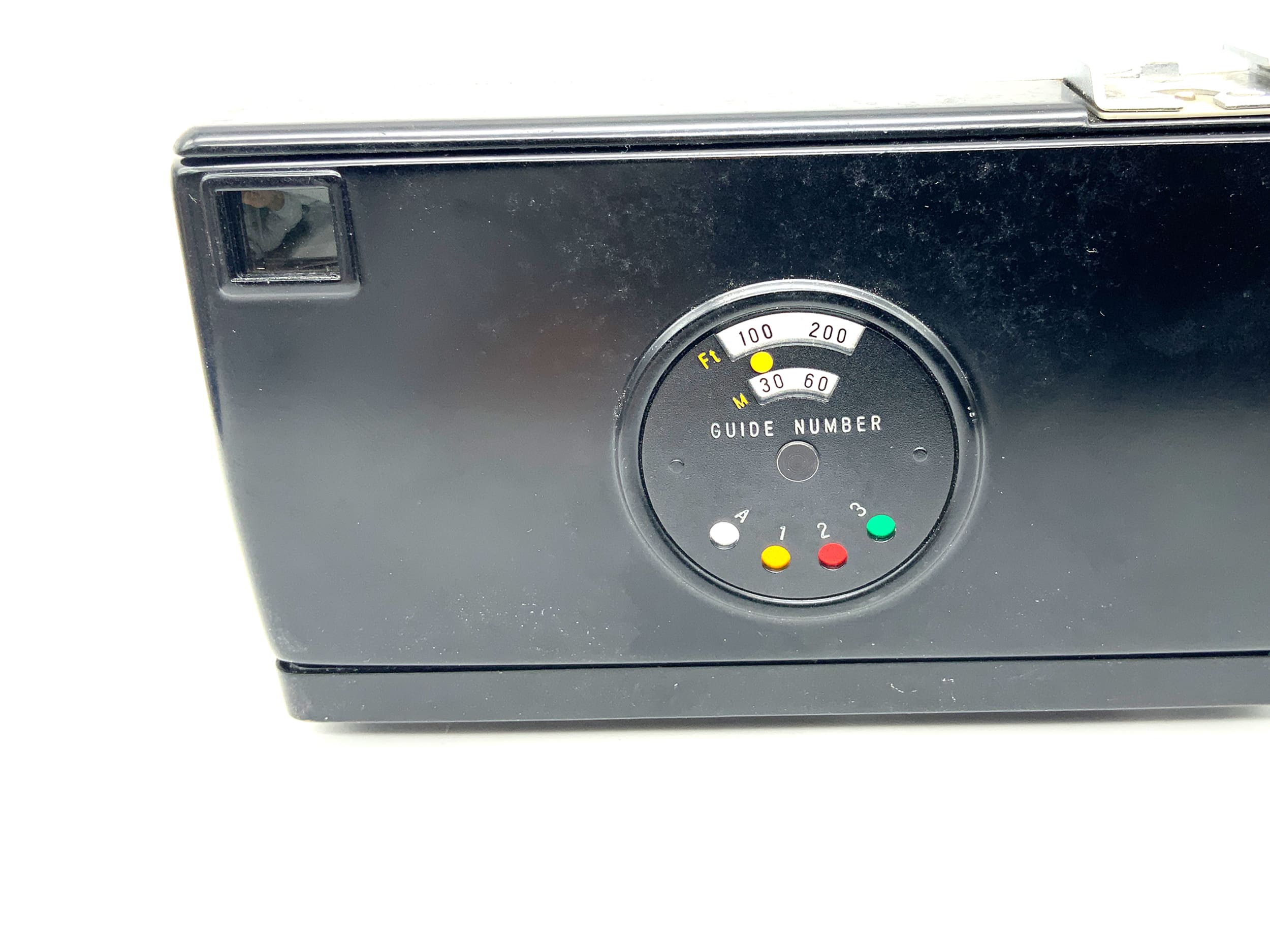 Ricoh Ricohmatic 35 rangefinder camera with Kominar 40mm 1:2.8 analog camera