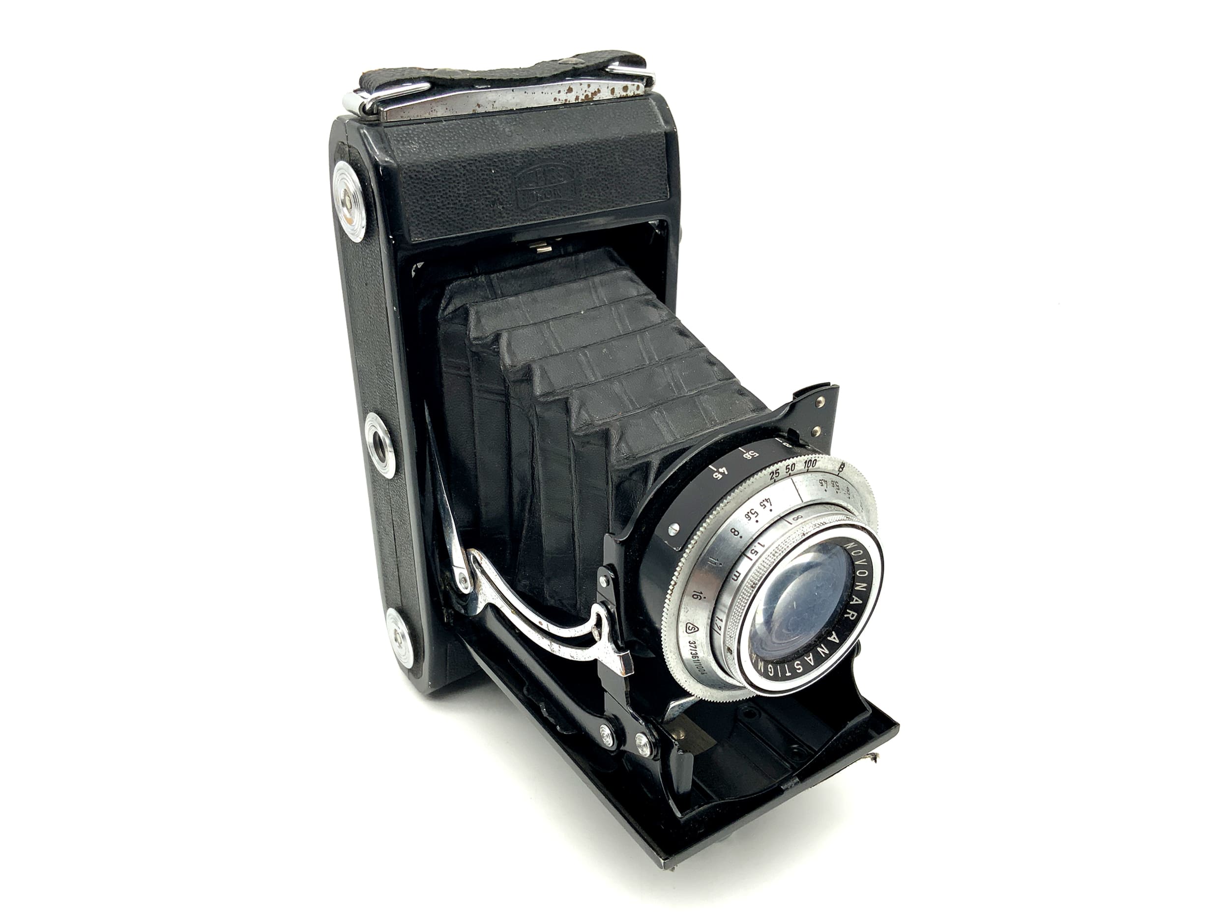 Zeiss Ikon Ercona folding camera with Novonar Anastigmat 110mm 4.5 red V