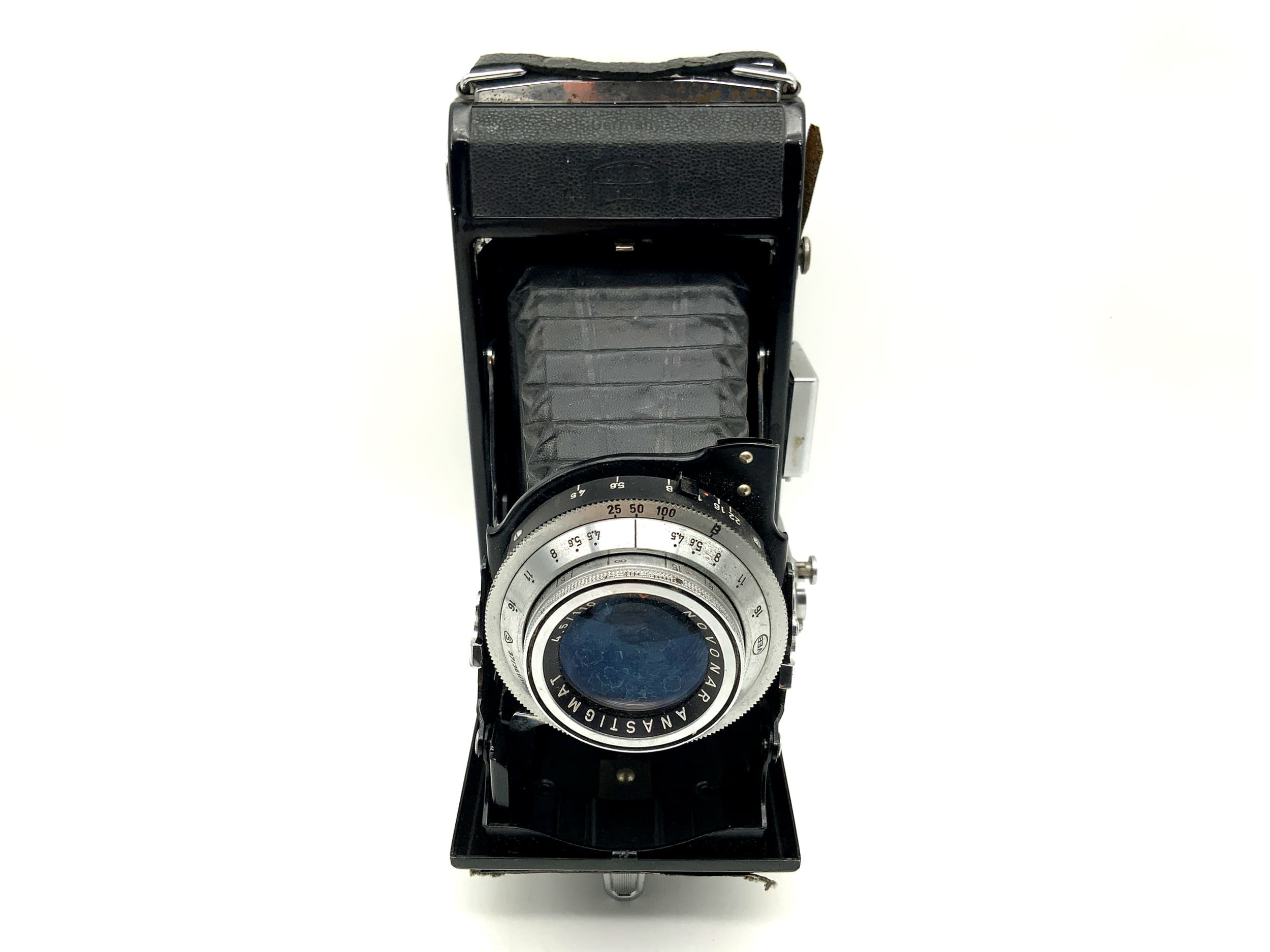 Zeiss Ikon Ercona folding camera with Novonar Anastigmat 110mm 4.5 red V