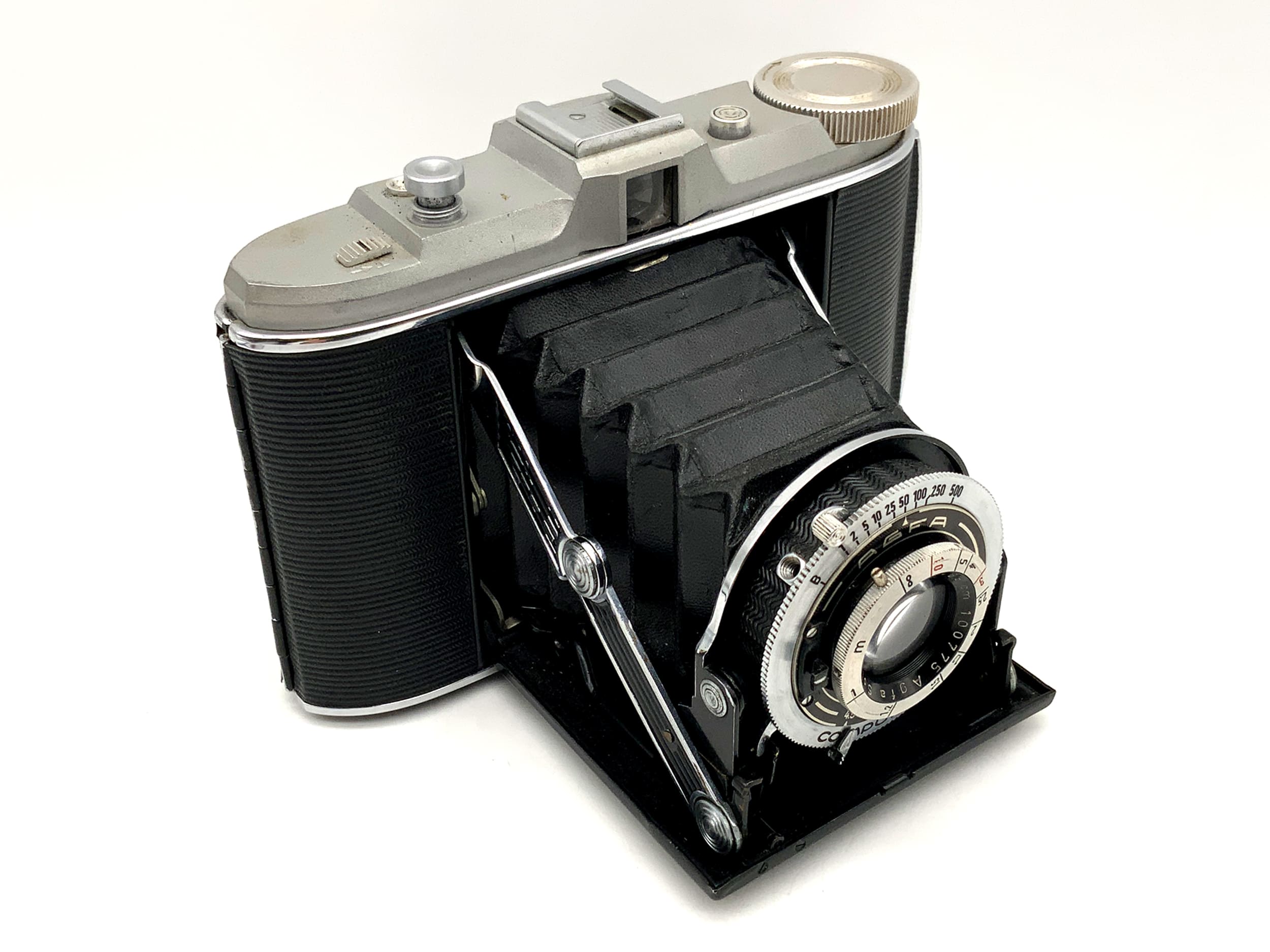 Agfa Isolette folding camera with Solinar 1:4.5 8.5cm Compur-Rapid analog camera