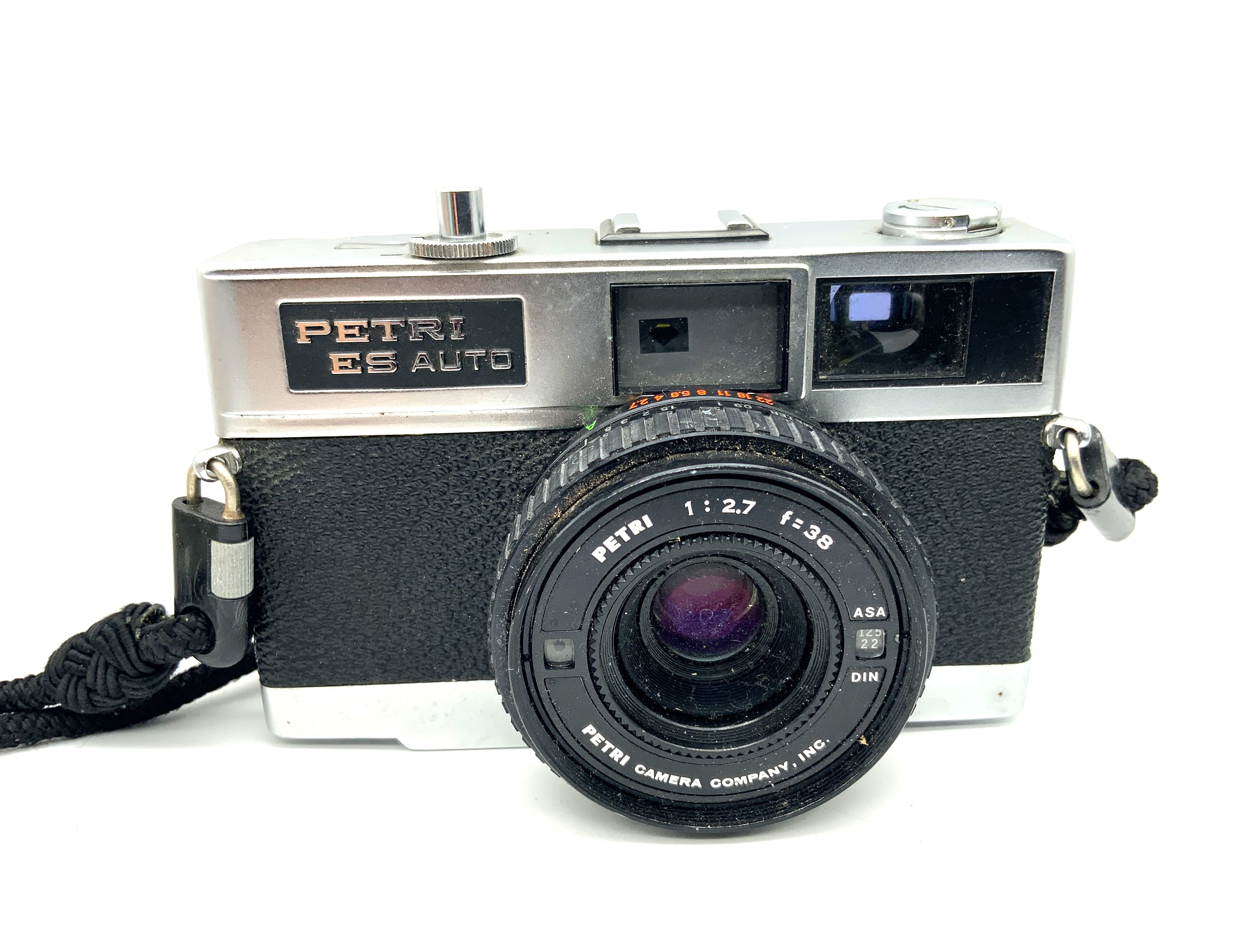 Petri ES Auto viewfinder camera with 1:2.7 38mm compact camera analog camera