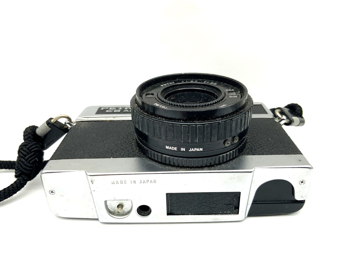 Petri ES Auto viewfinder camera with 1:2.7 38mm compact camera analog camera