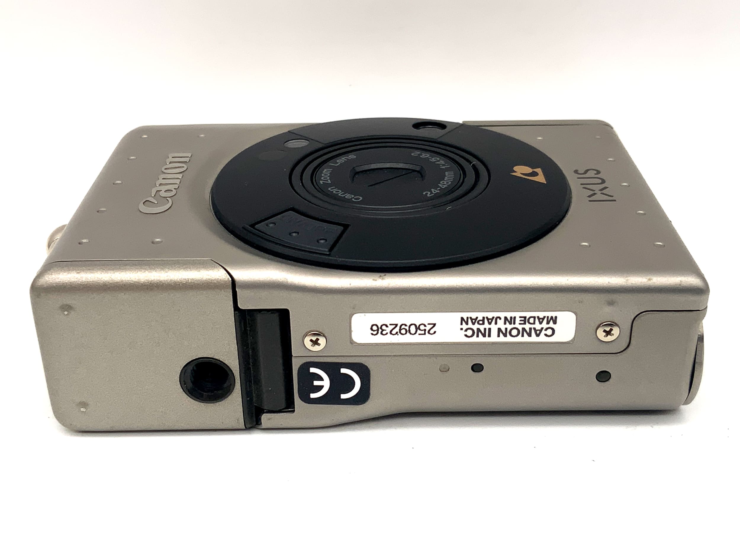 Canon Ixus Point&amp;Shoot with 24-48mm 1:4.5-6.2 compact camera (analog camera)