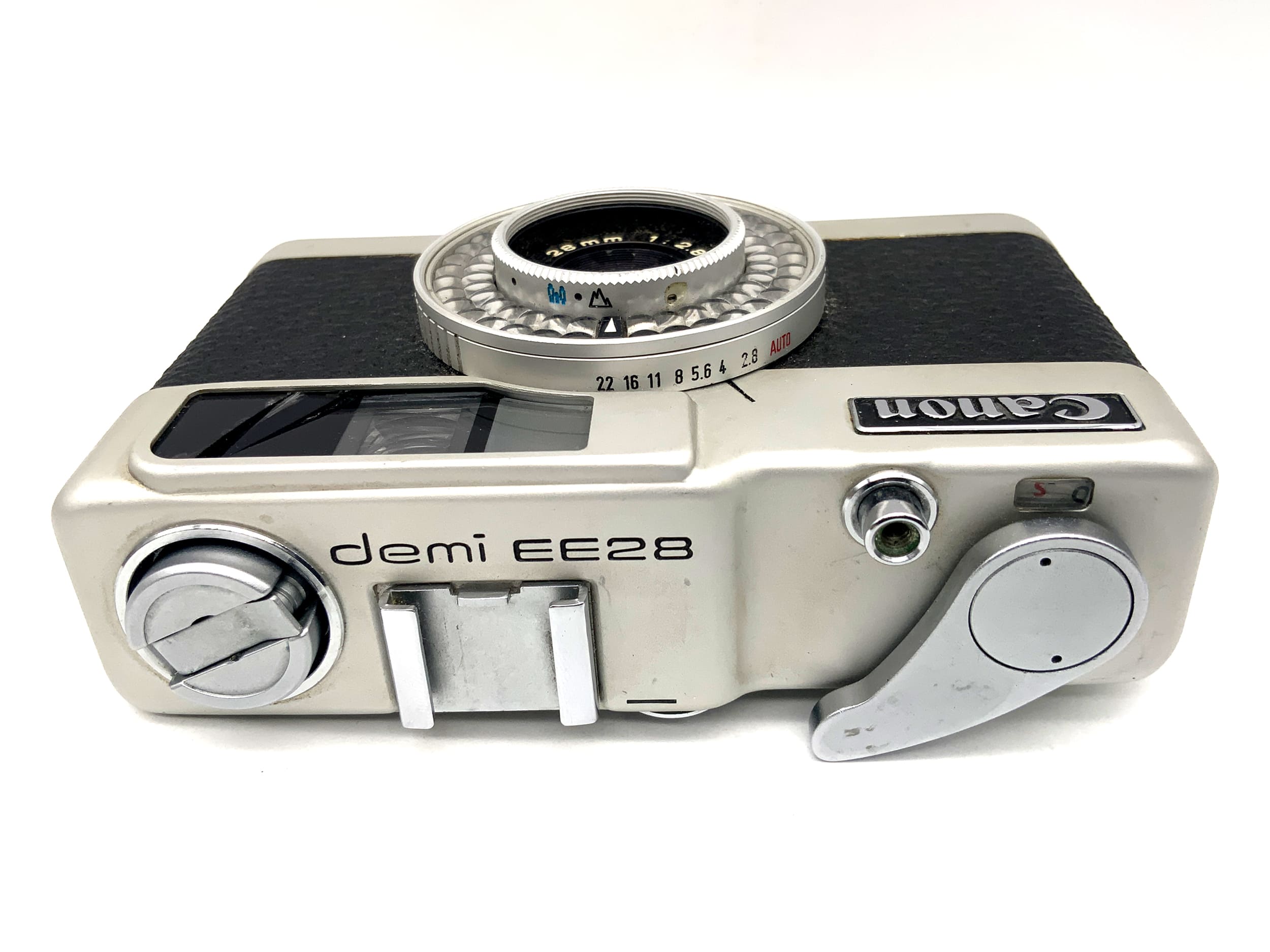 Canon Demi EE 28 rangefinder camera with SH 28mm 1:2.8 half-frame camera analog camera