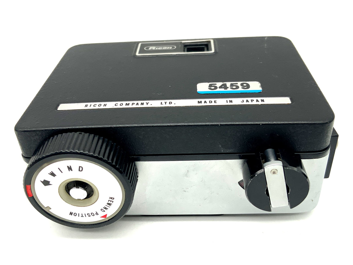 Ricoh SE viewfinder camera with 25mm 1:2.8 half-frame camera, compact camera, analog camera