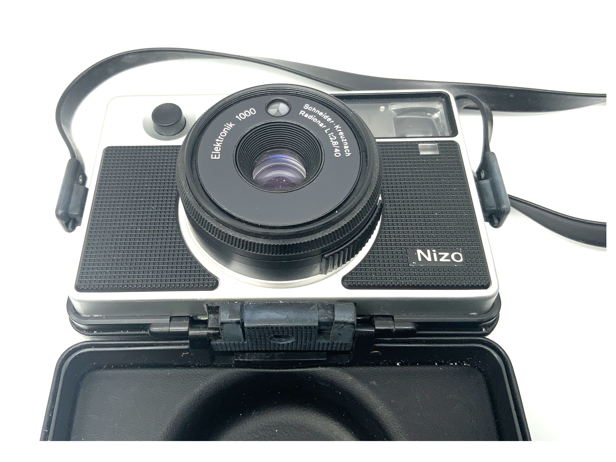 Braun Nizo Elektronik 1000 viewfinder camera with Radionar 40mm 1:2.8 analog camera