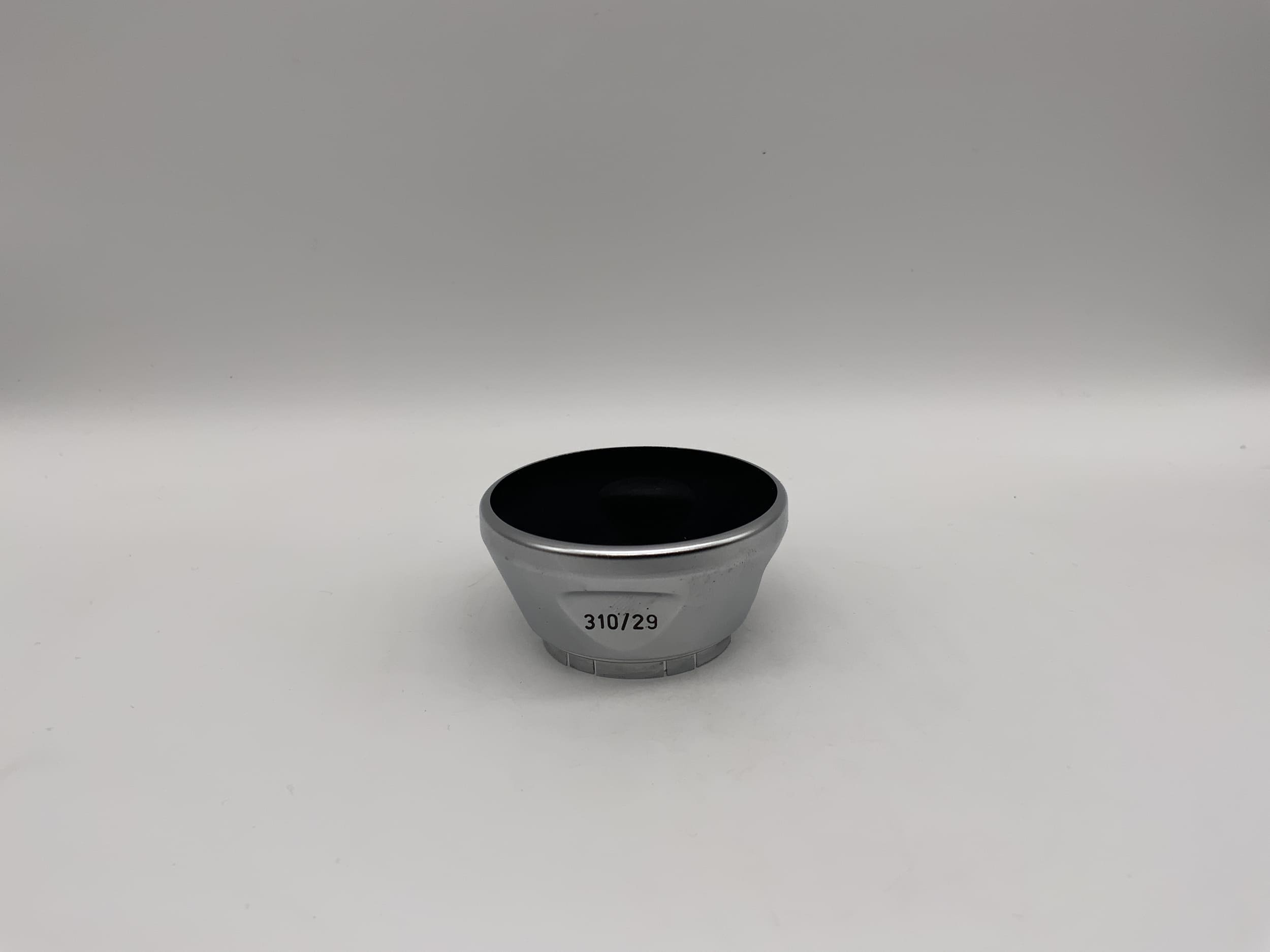 Voigtländer 310/29 metal lens hood, silver, plug-in connection