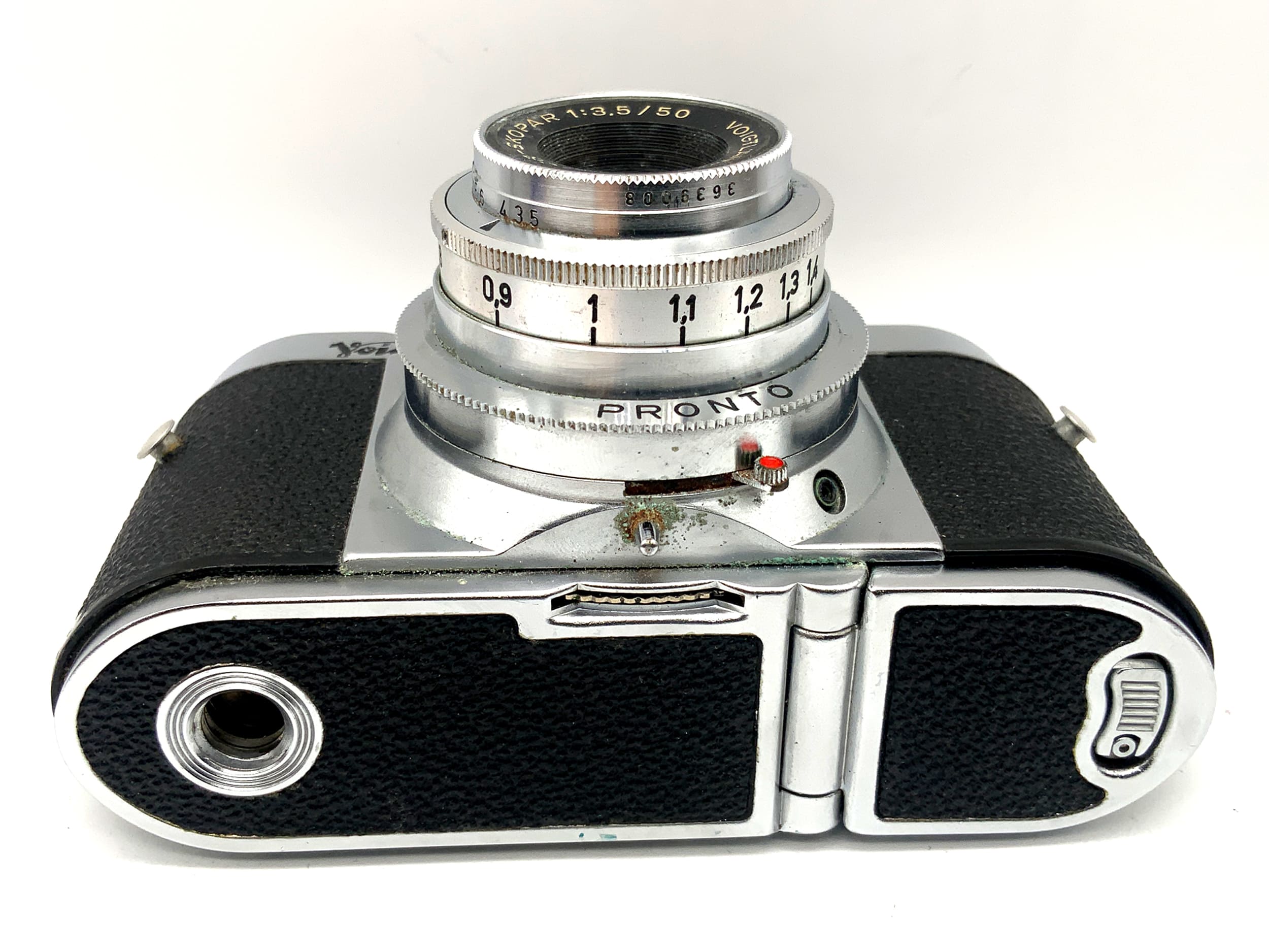 Voigtländer Vito B viewfinder camera with Color-Skopar 1:3.5/50 Pronto analog camera