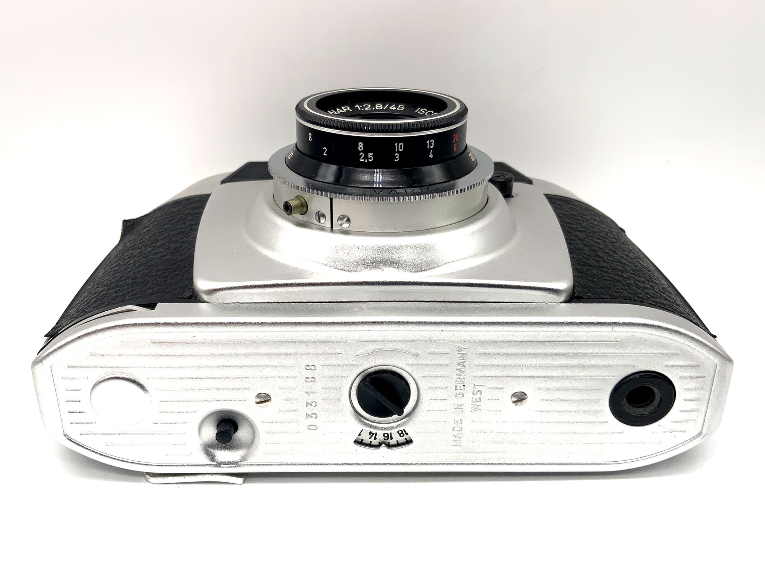Balda Baldinette II viewfinder camera with Color-Isconar 1:2.8/45 Vario analog camera