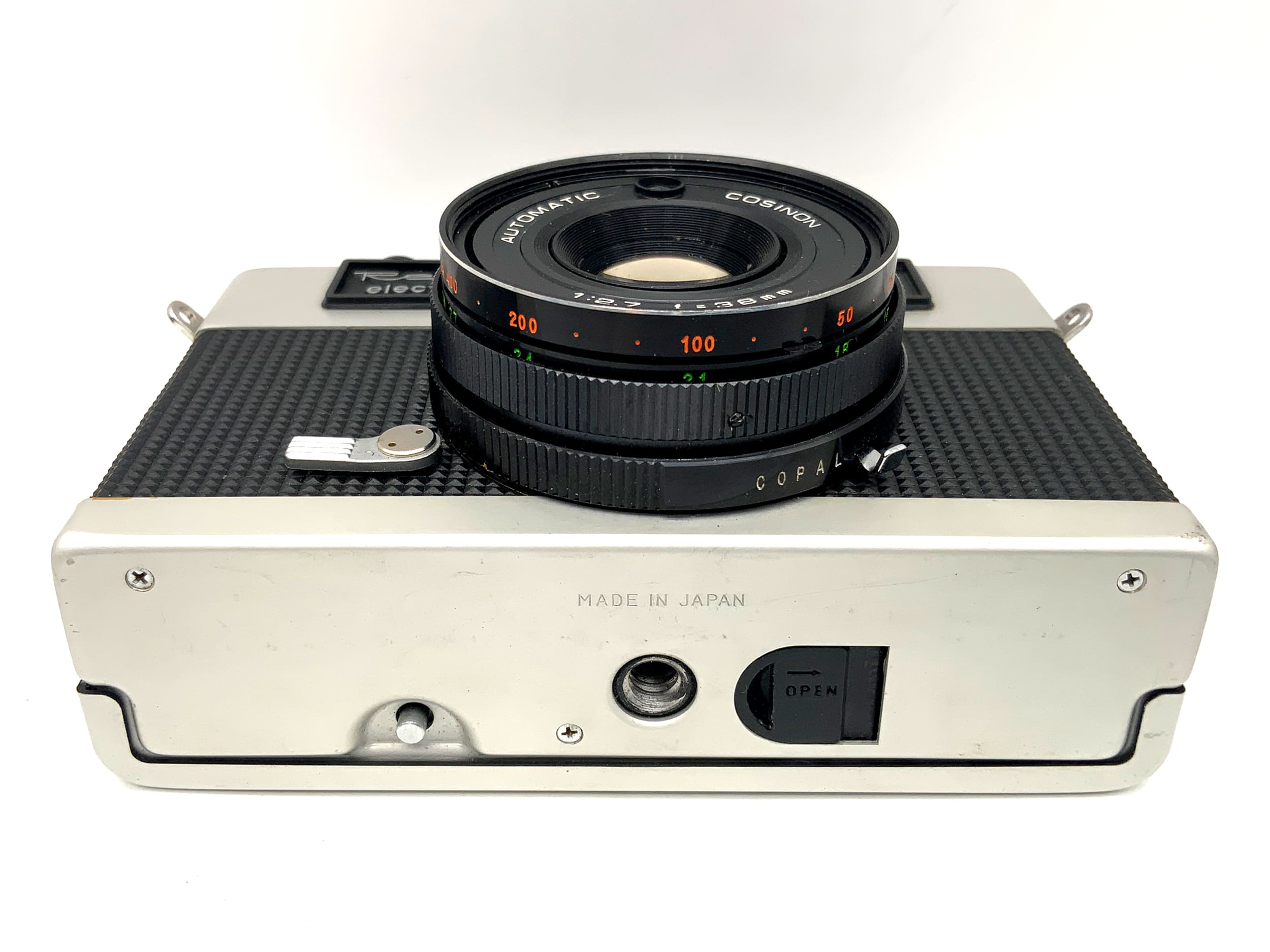 Revue electronic C viewfinder camera with Automatic Cosinon 1:2.7/38mm analog camera