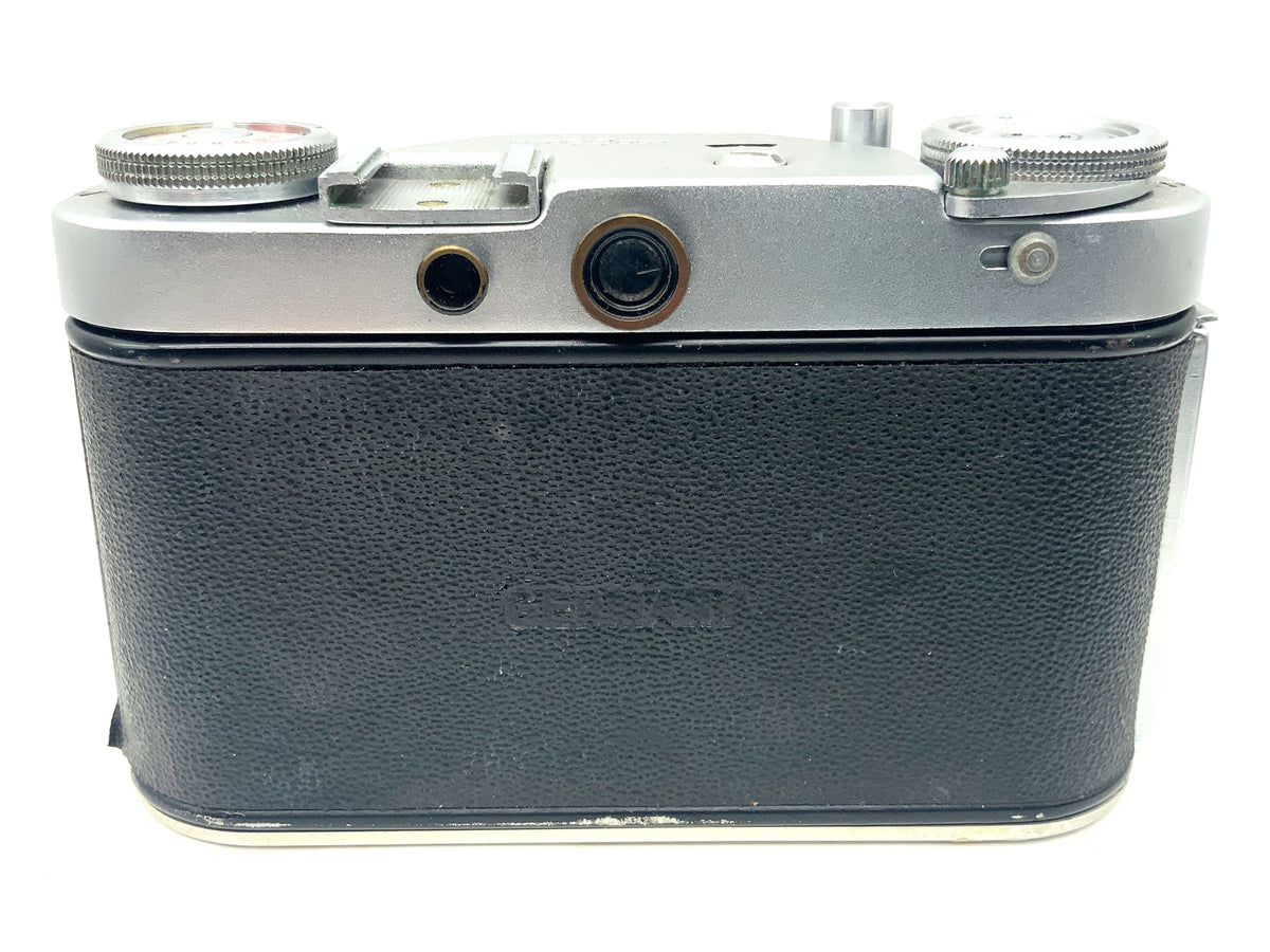 Wirgin Edixa viewfinder camera with Isconar 1:2.8/43 red C Pronto analog camera