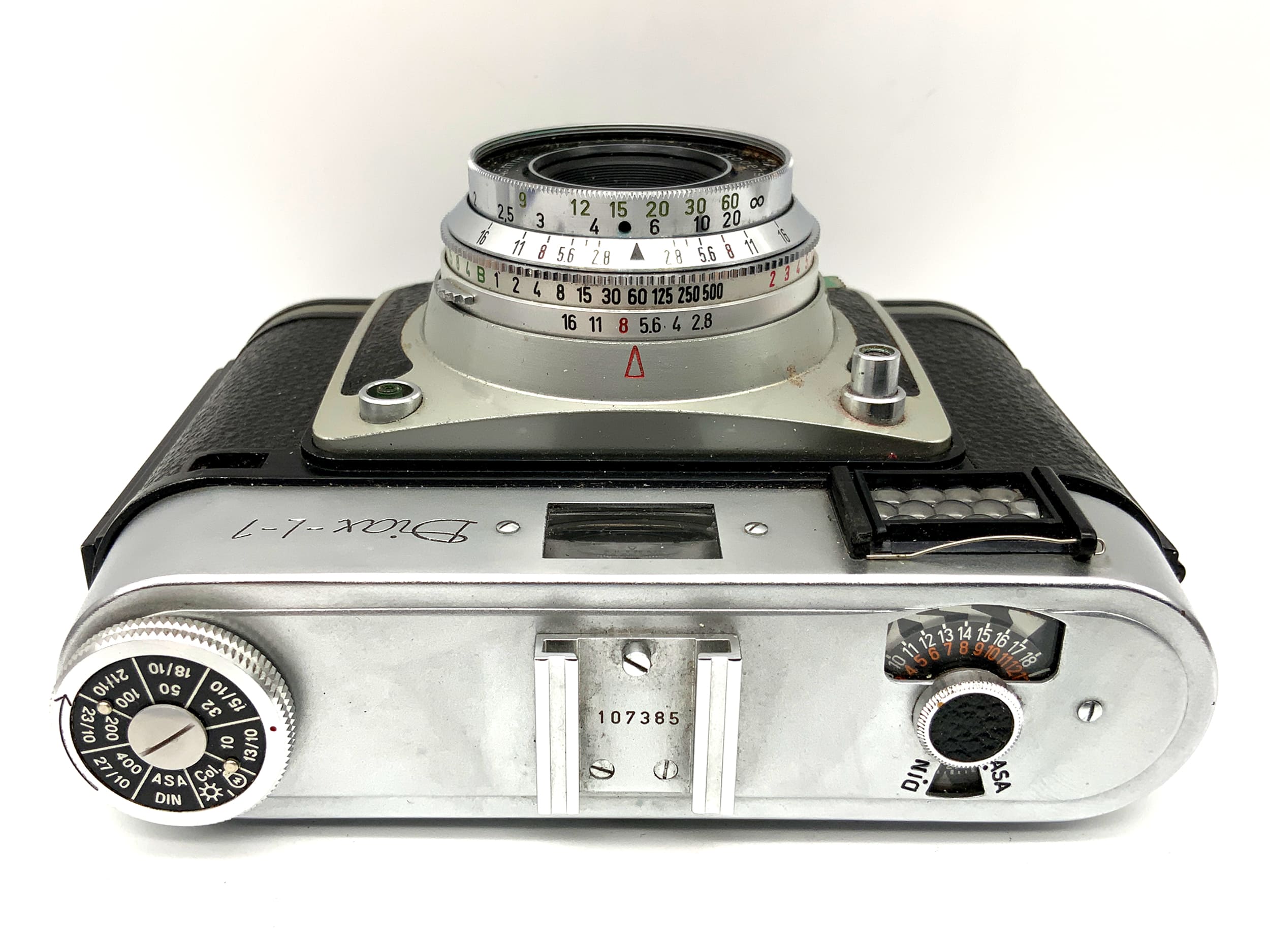 Voss Diax L-1 viewfinder camera with Trinar 1:2.8/45mm Compur-Rapid analog camera