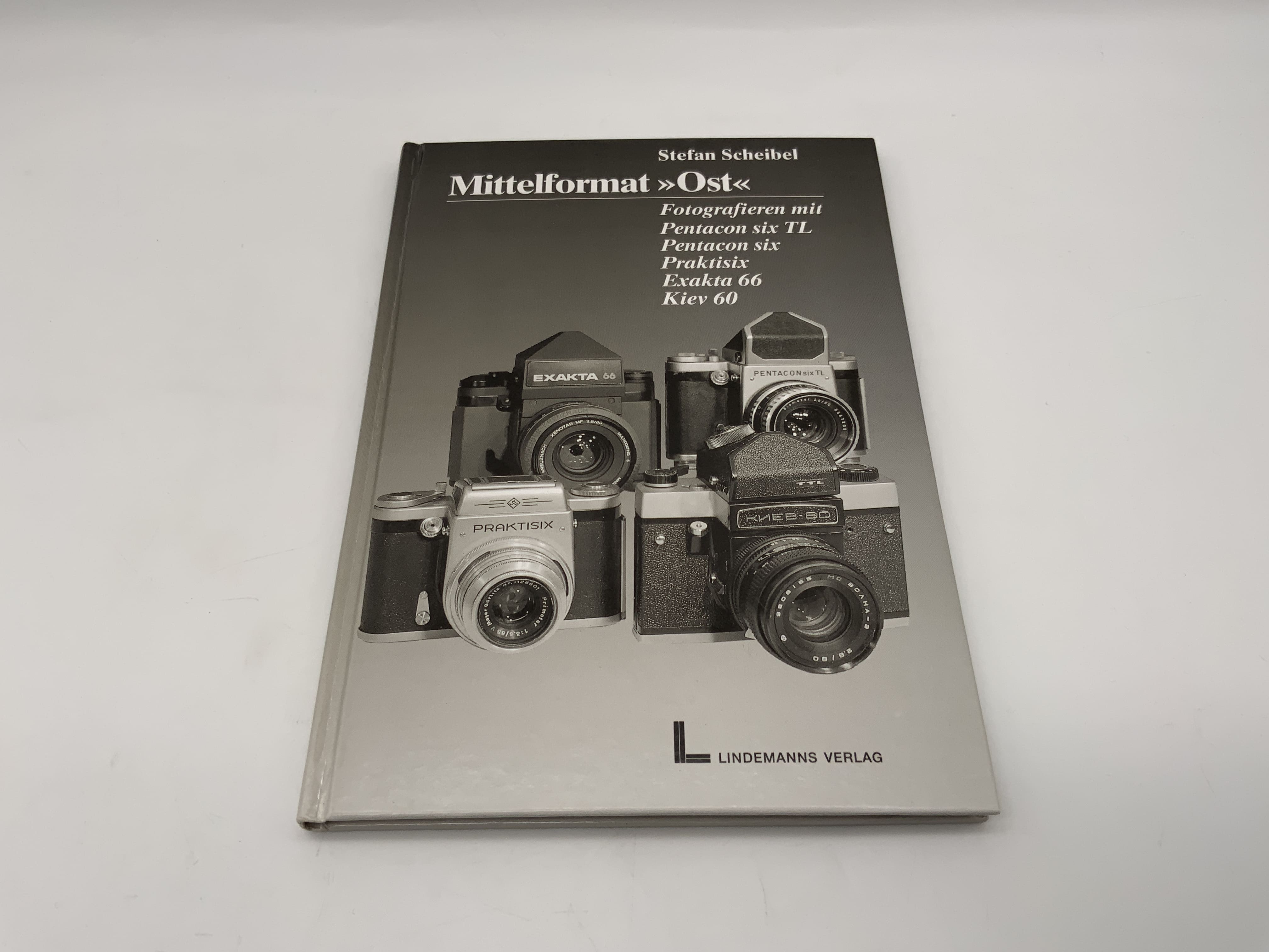 Lindemanns Verlag Medium Format East Photography with Pentacon Six Book German