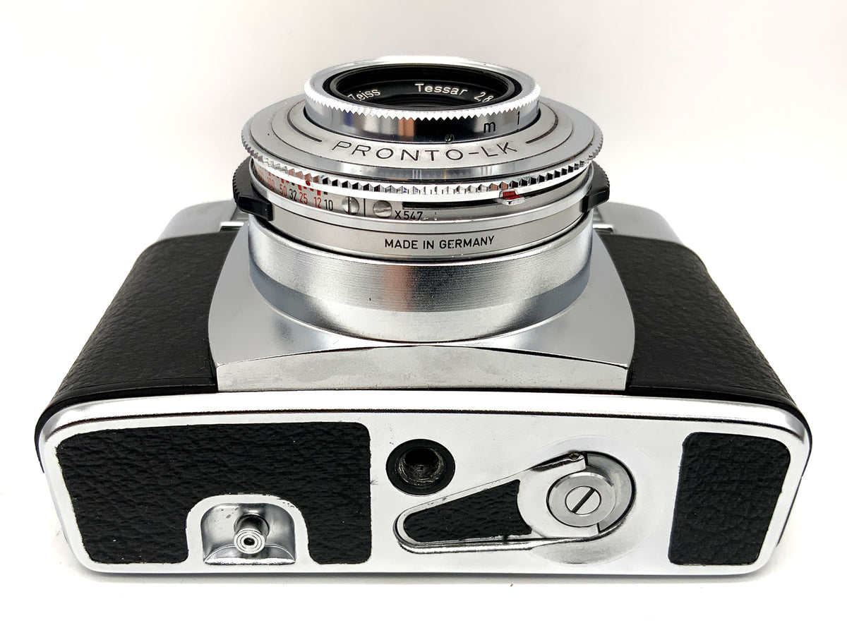 Zeiss Ikon Contessa LK rangefinder camera with Tessar 1:2.8/50 Pronto-LK lens! Light meter defective!