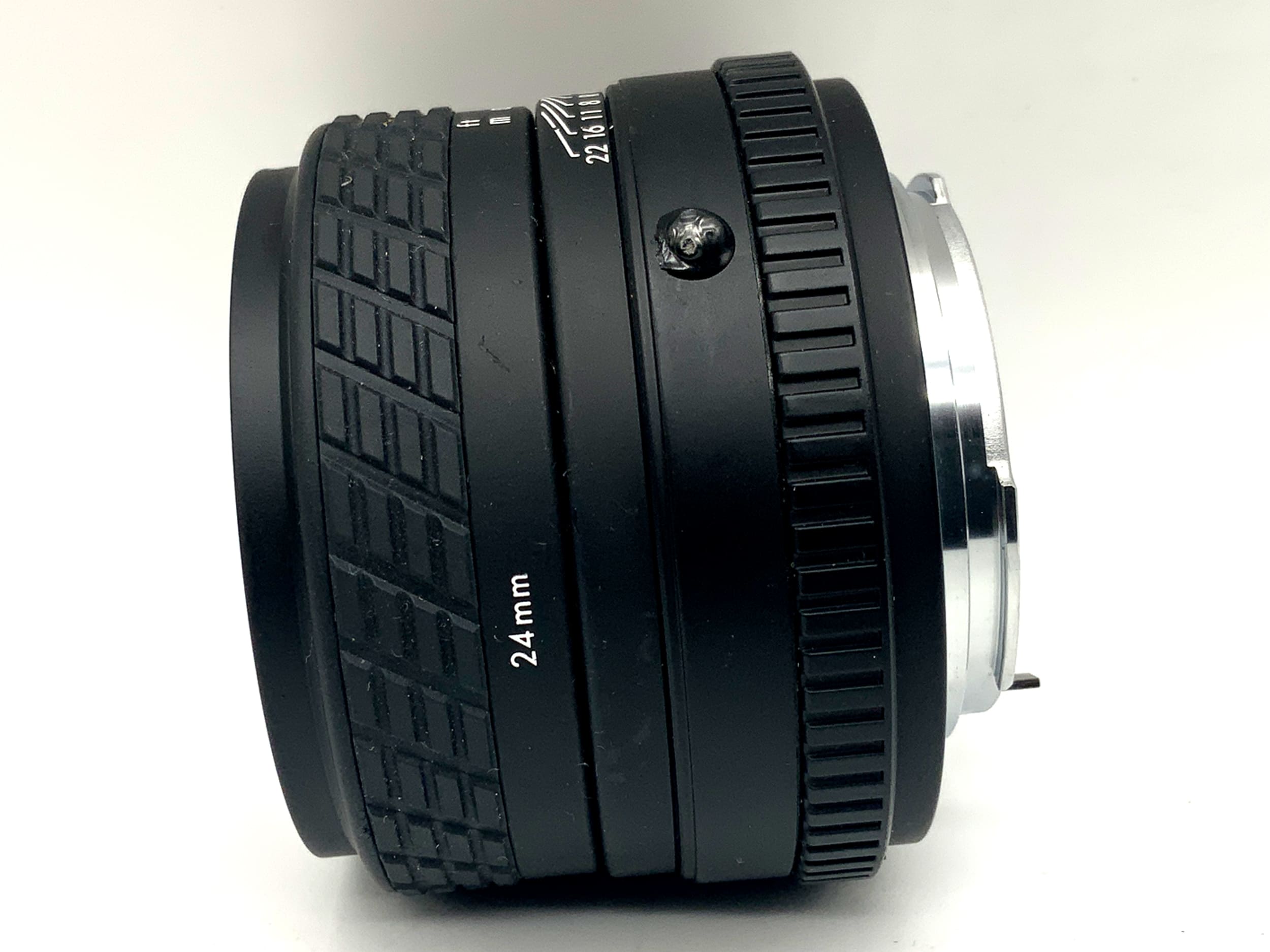 Sigma 24mm 1:2.8 Lens Super-Wide II Multi-Coated Fixed Focal Length (Minolta MD)