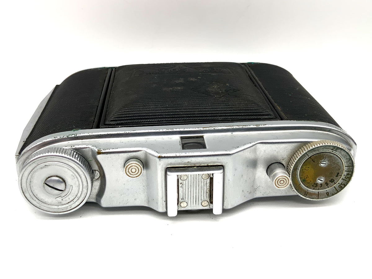 Agfa Isolette I folding camera with Agnar 1:4.5/85 analog camera
