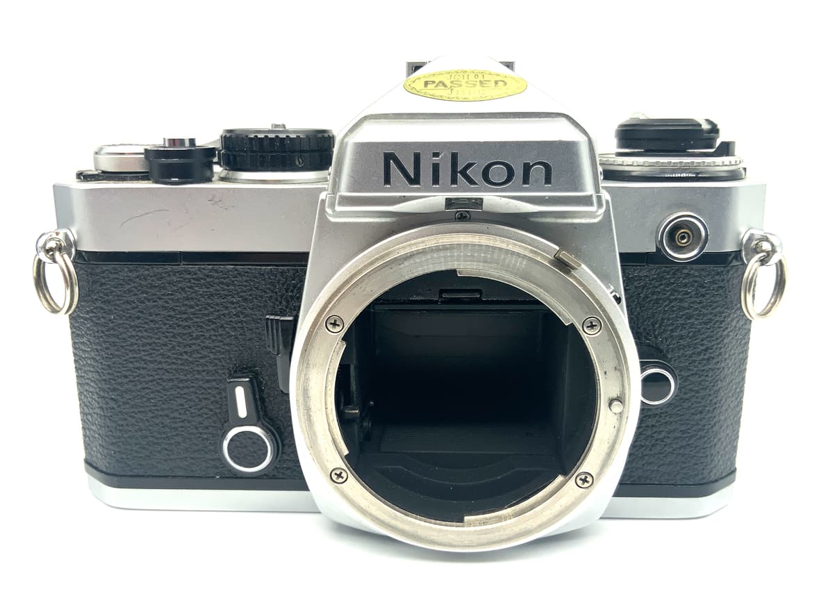 Nikon FE SLR 35mm Spiegelreflexkamera analog Body Gehäuse (Nikon F)