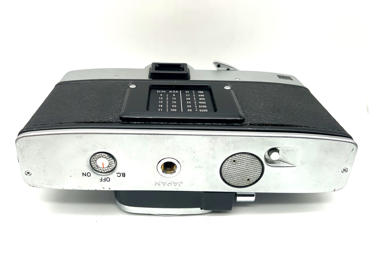 Minolta SRT 303b SLR Minolta MD 35mm SLR analog body !Beli defective!