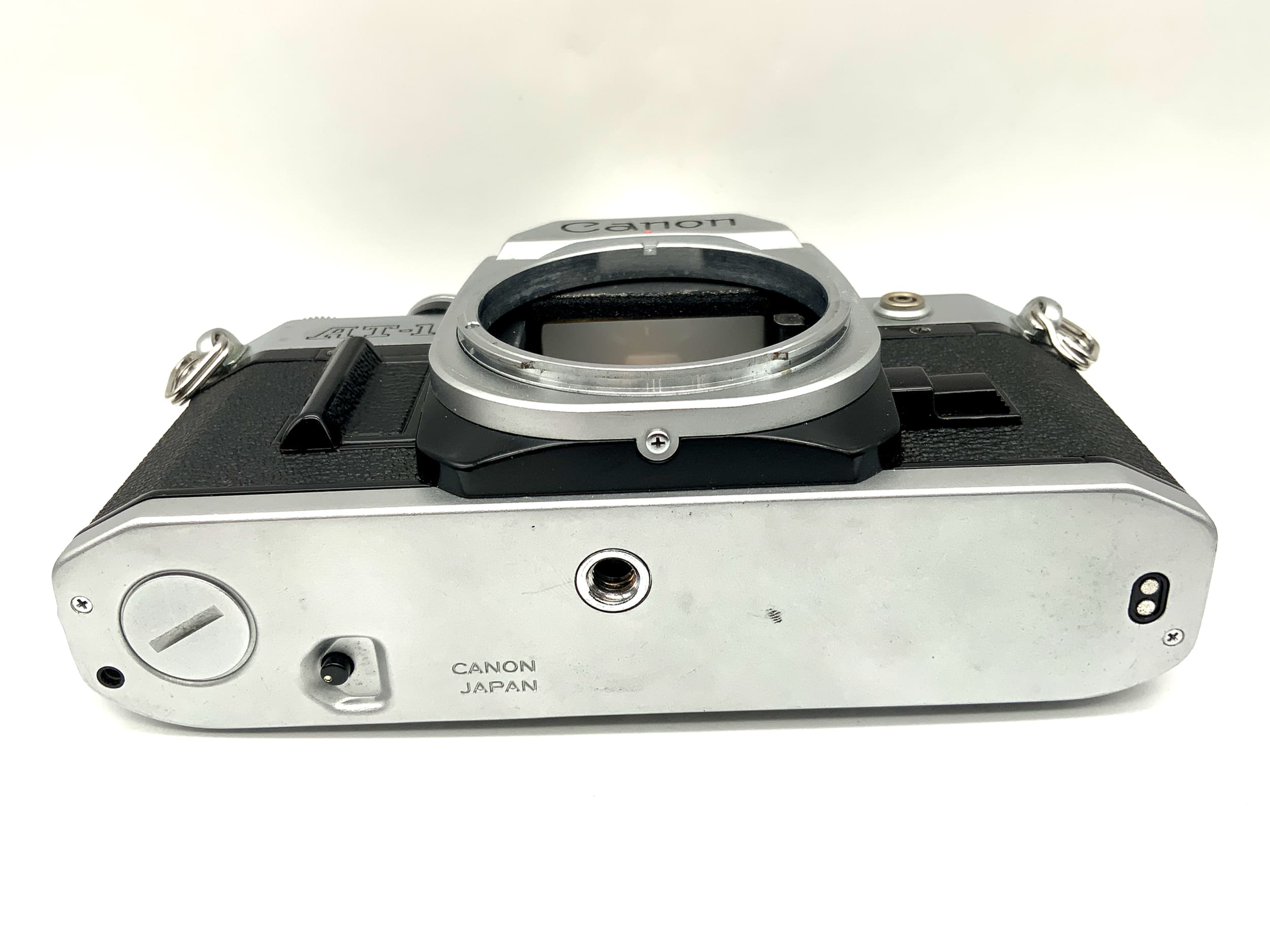 Canon AT-1 SLR 35mm analog single-lens reflex camera body (Canon FD)