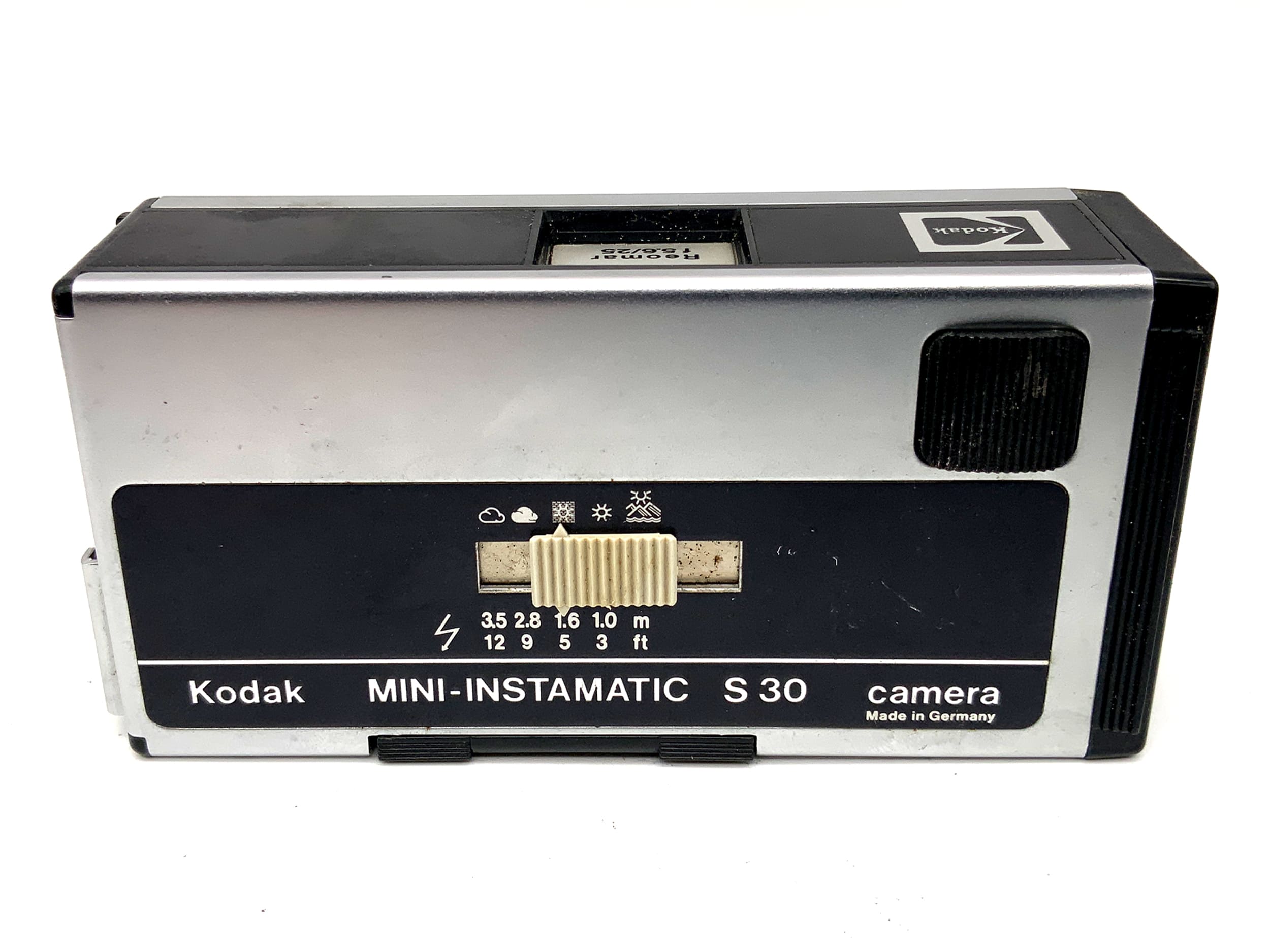 Kodak Mini-Instamatic S30 viewfinder camera with Reomar 5.6/25 mini camera