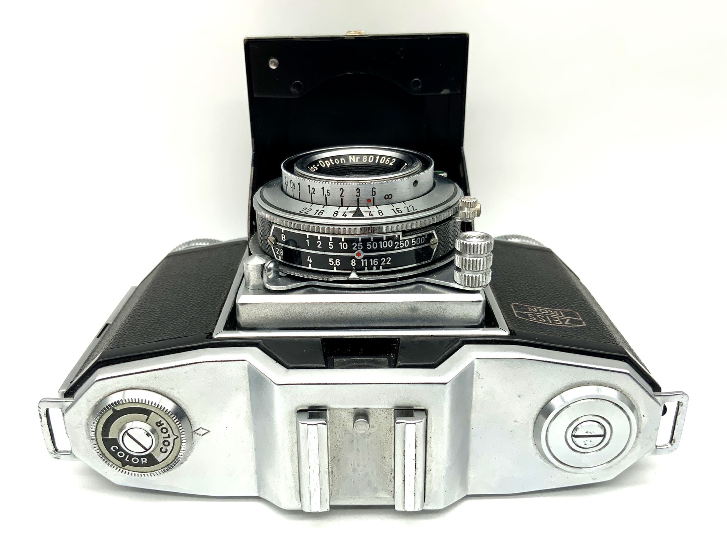 Zeiss Ikon Ikonta 522/24 folding camera with Tessar 1:2.8 45mm red T Synchro Compur